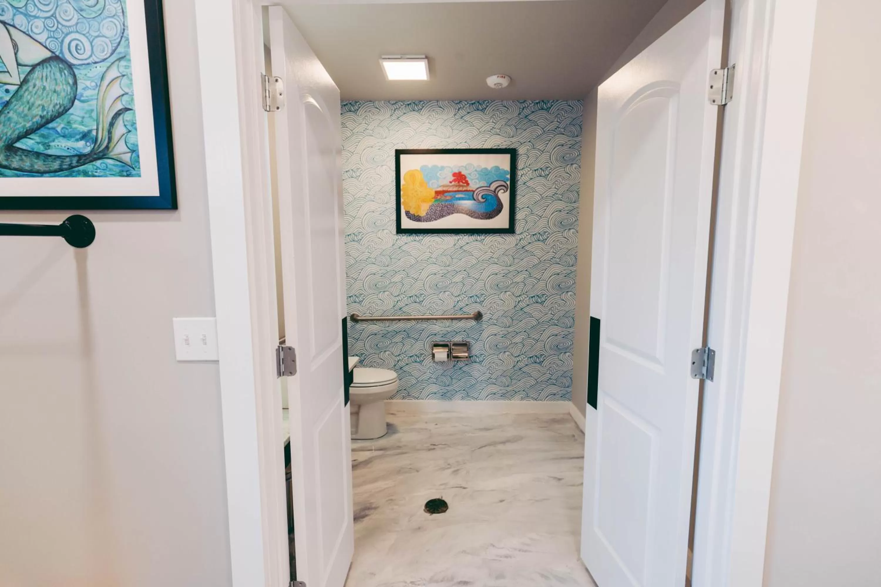 Bathroom in River Sirens Hotel-Contactless Check in Hotel