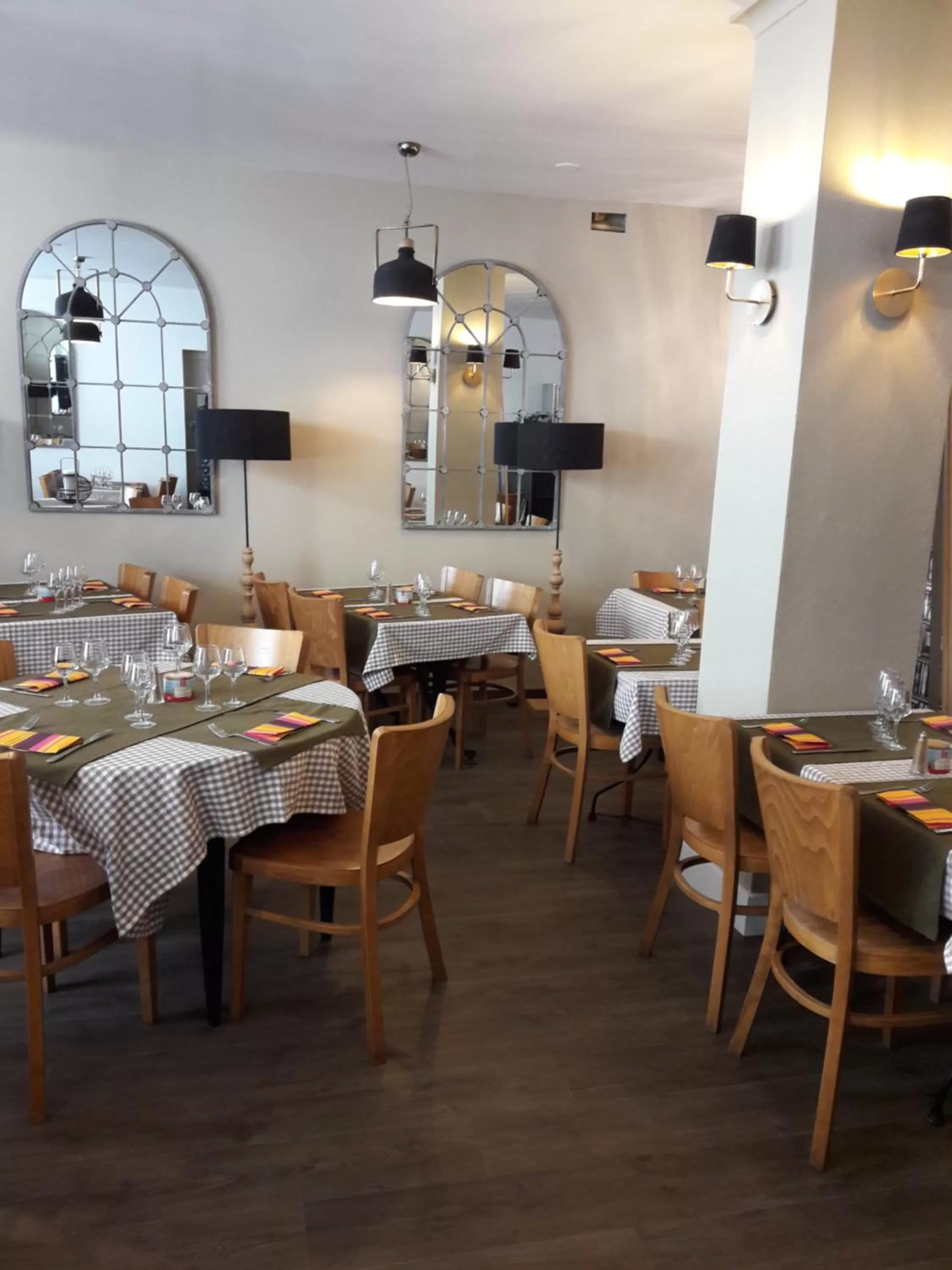 Restaurant/places to eat in Hôtel-Restaurant "Chez Carrière"