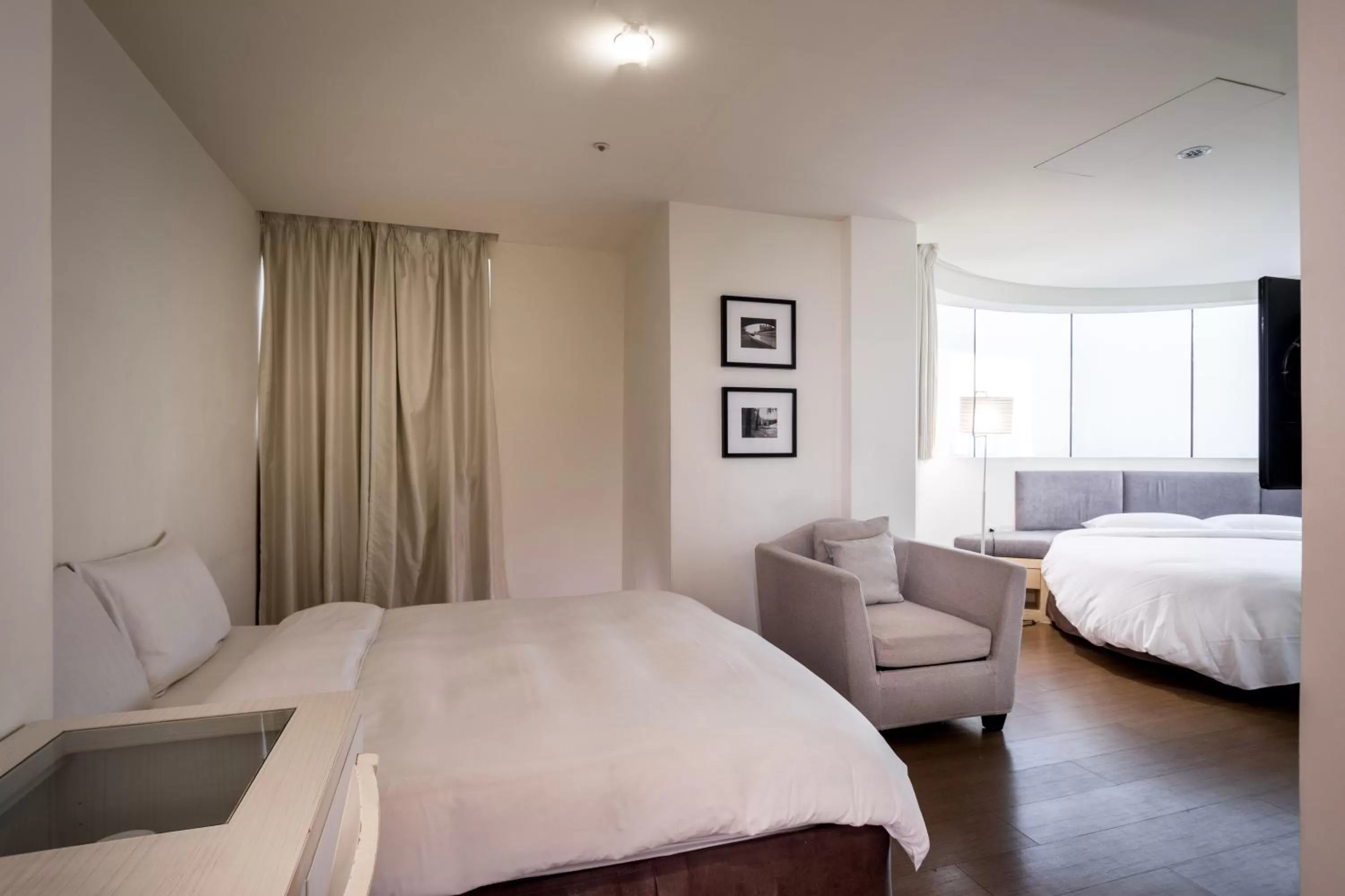 Decorative detail, Bed in Wemeet Hotel Taipei