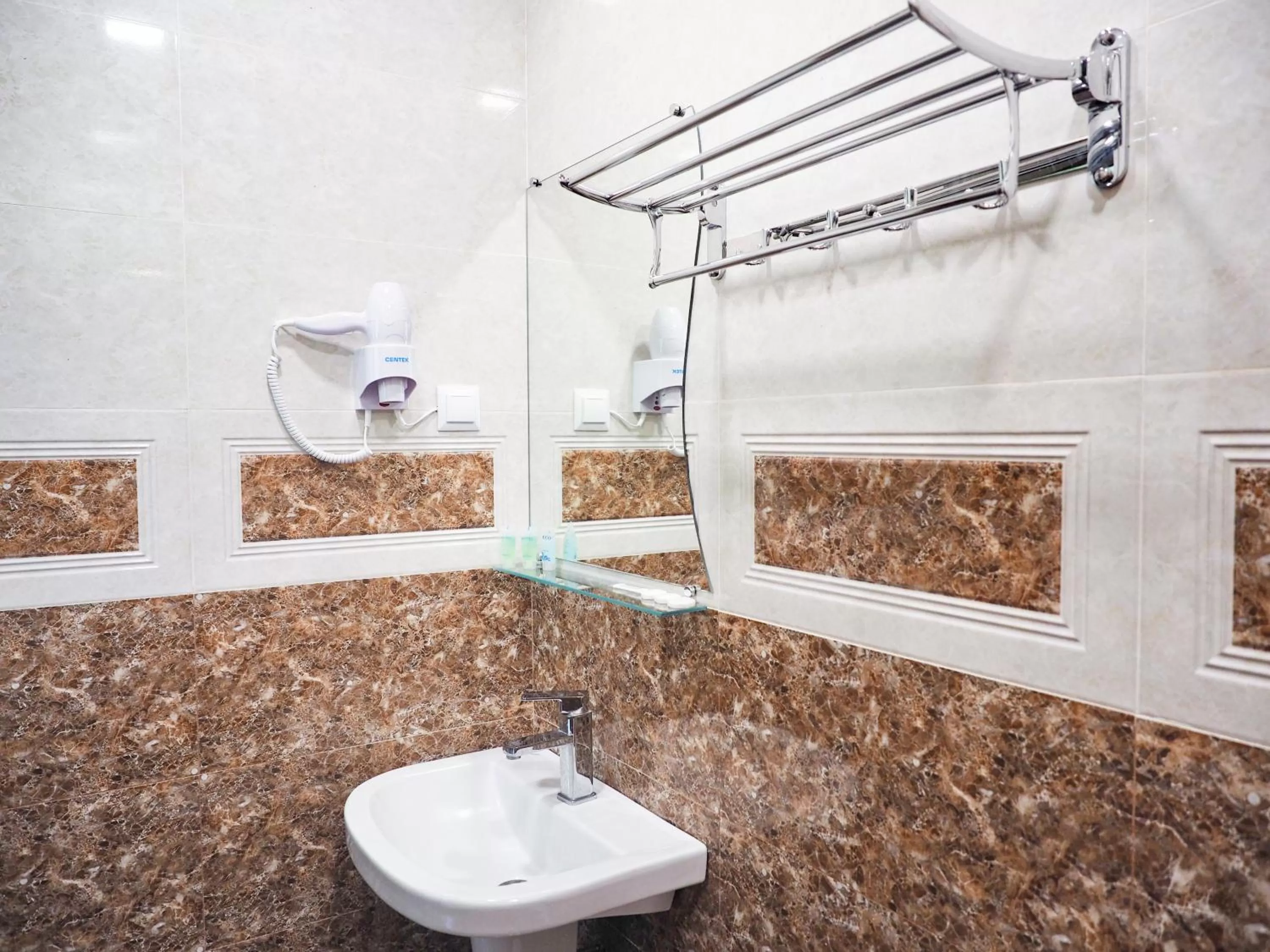 Bathroom in Kirch Hotel & Restaurant