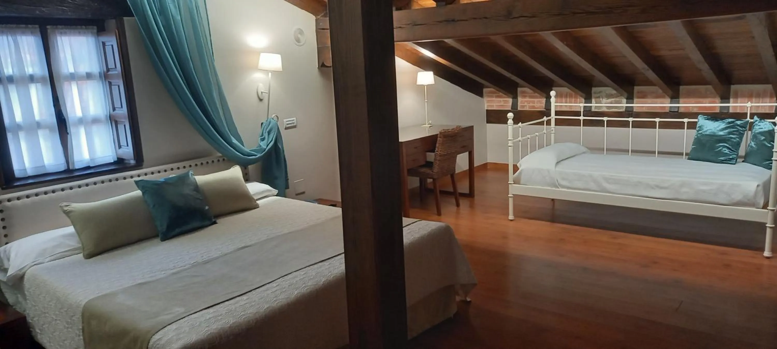 Double Room with Hydromassage Bath in La Casona de Revolgo