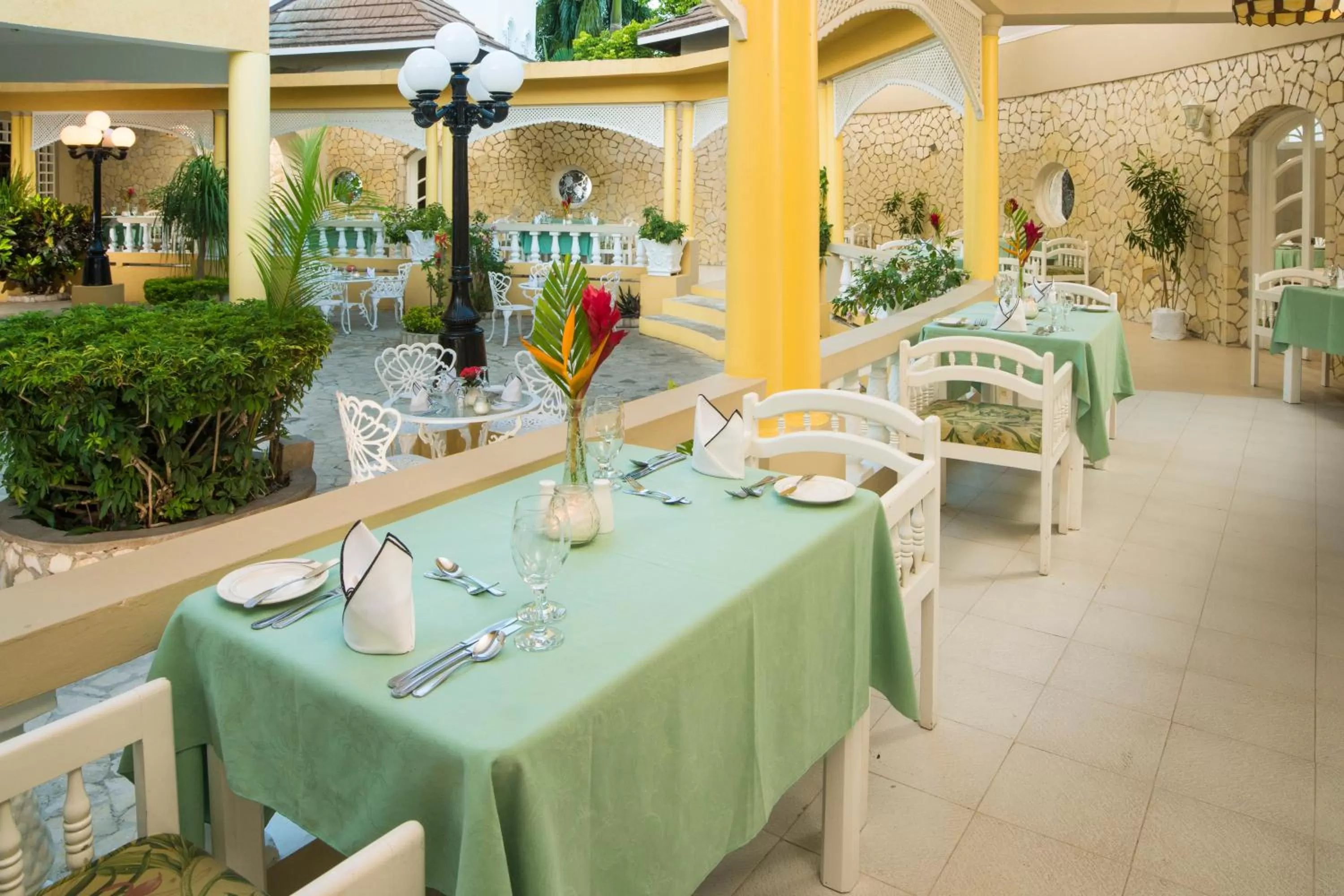 Restaurant/places to eat in SeaGarden Beach Resort - All Inclusive