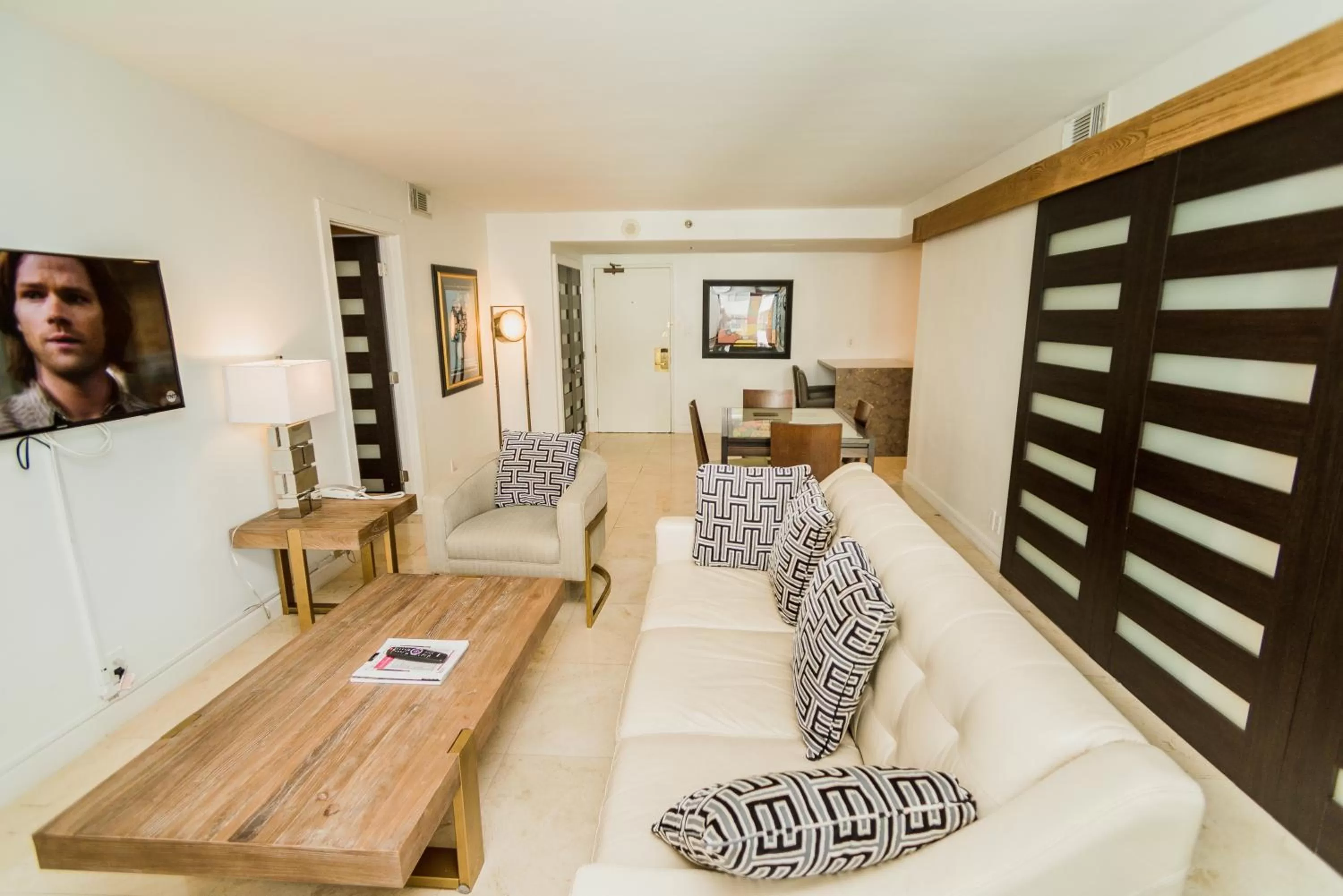 Living room, Seating Area in The Alexander Beach Residences