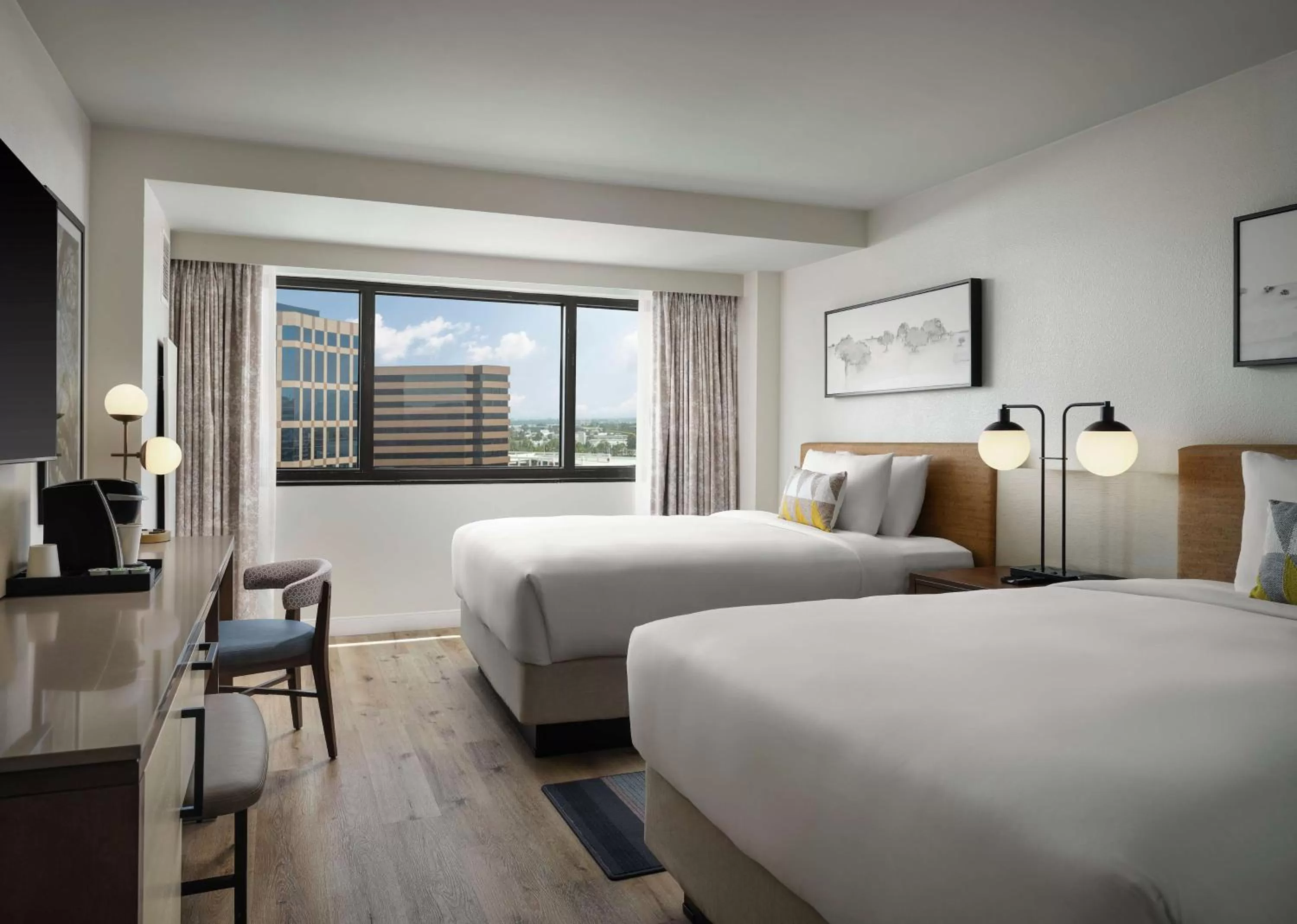 Bedroom, Bed in Sonesta Irvine John Wayne Airport