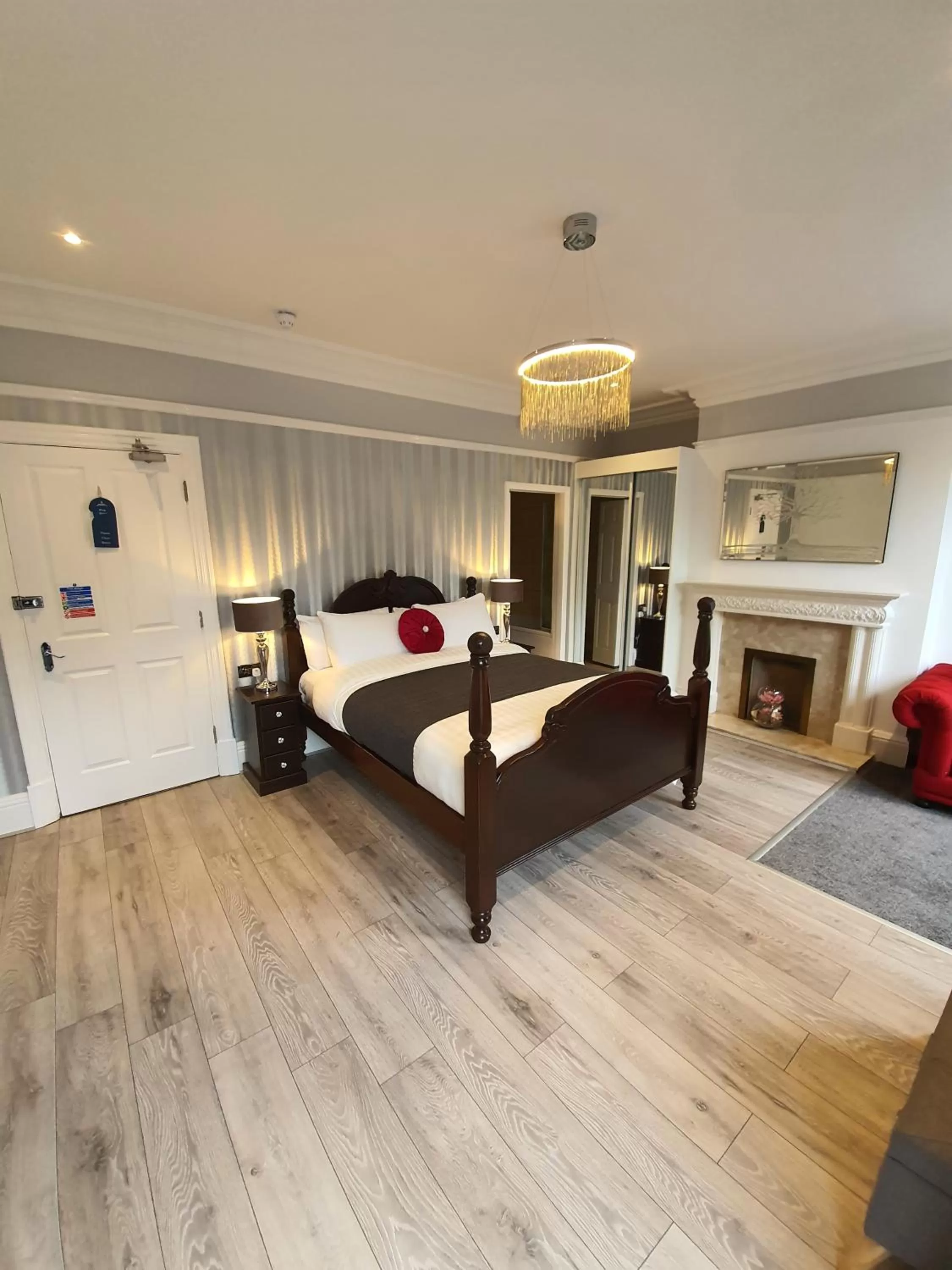 Bedroom, Bed in Charnwood Regency Guest House