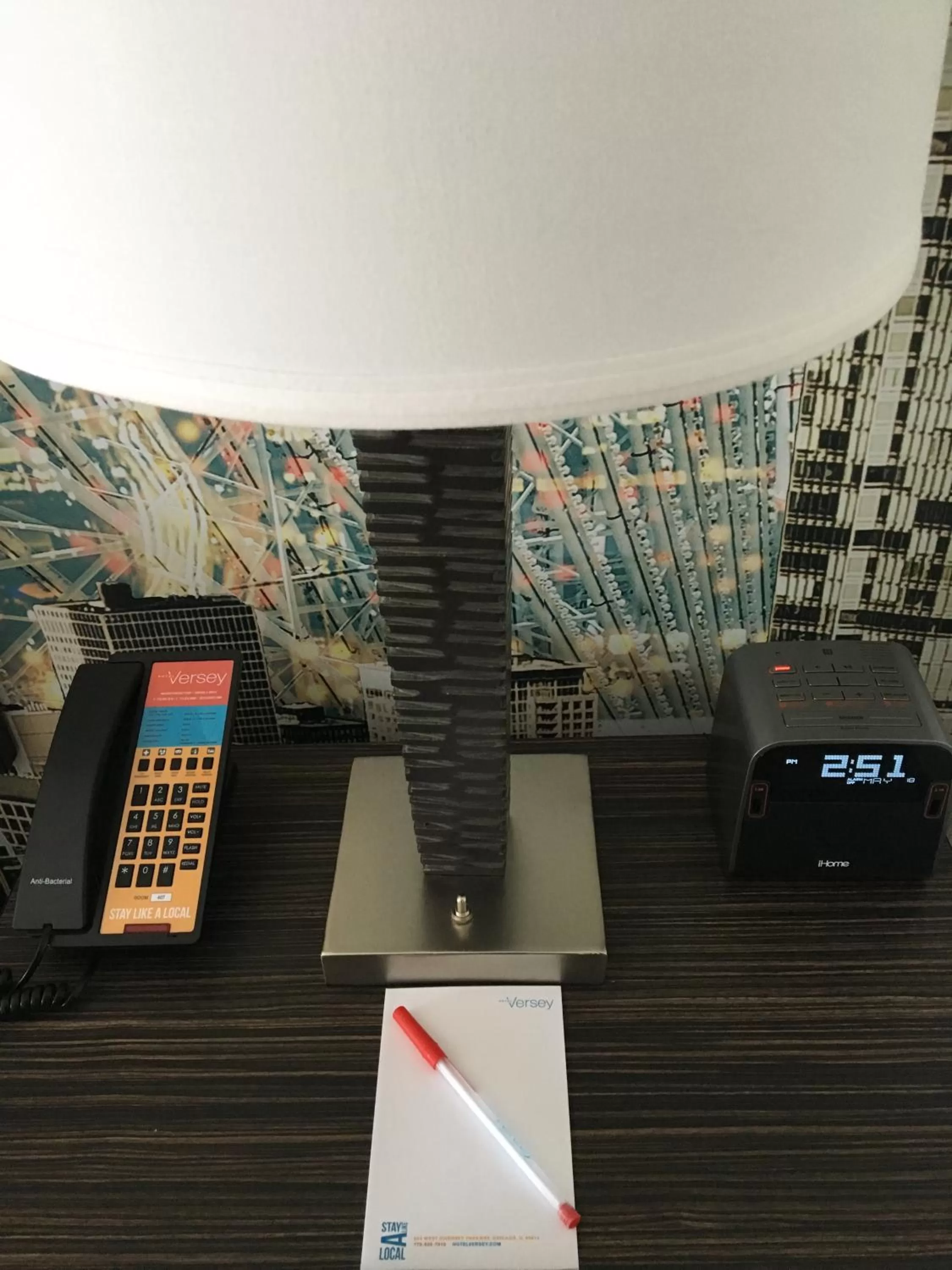 King Room in Hotel Versey Days Inn by Wyndham Chicago