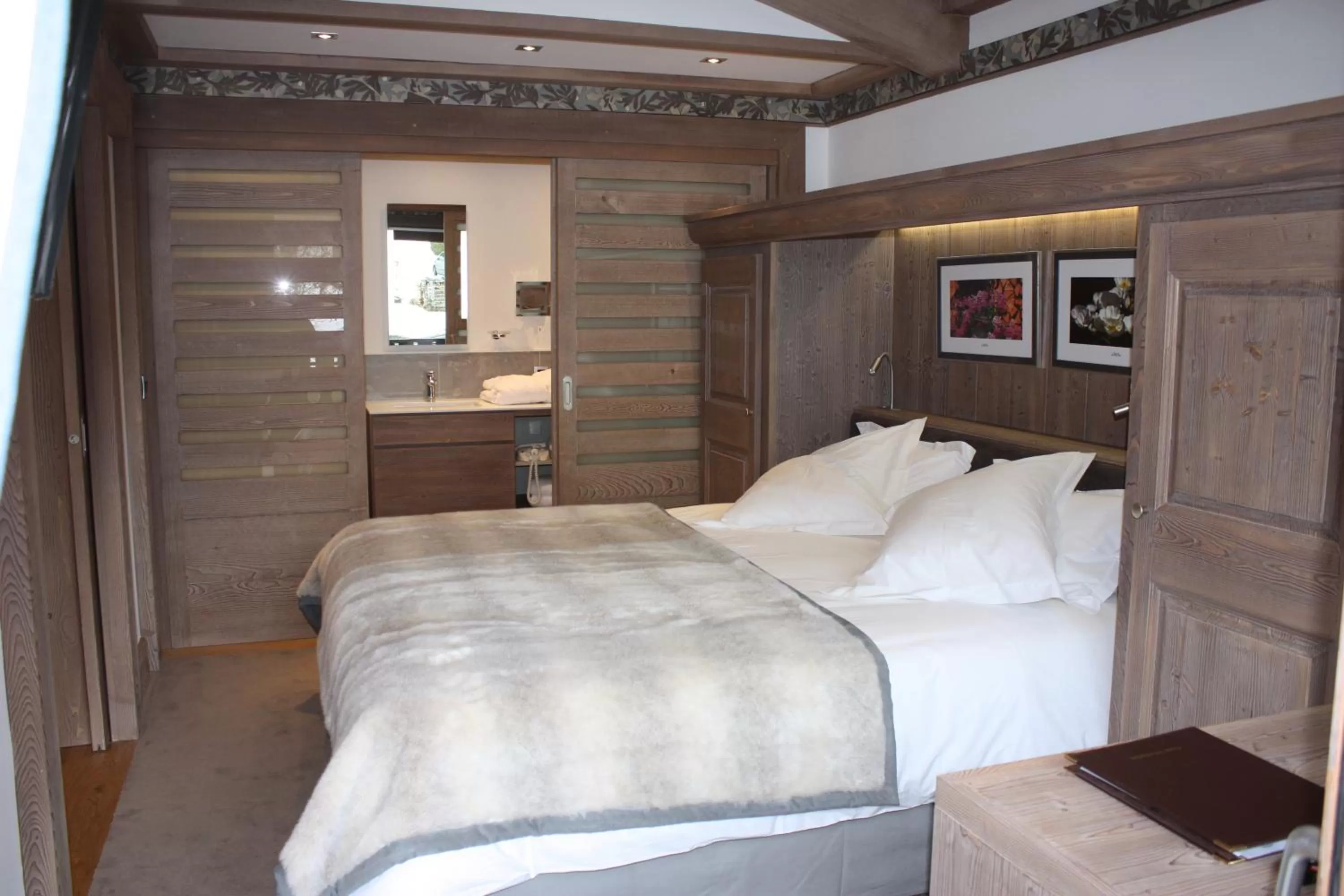 Photo of the whole room, Bed in Hotel le Petit Dru