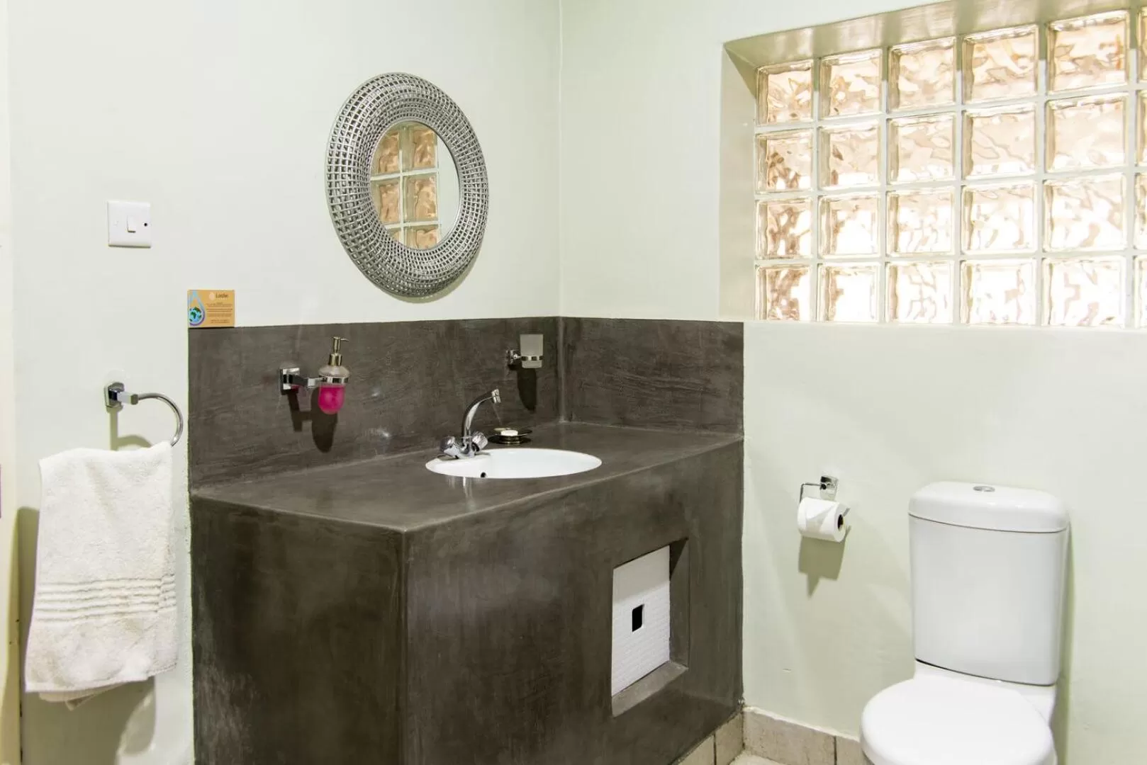 Bathroom in The Leslie - Bed & Breakfast