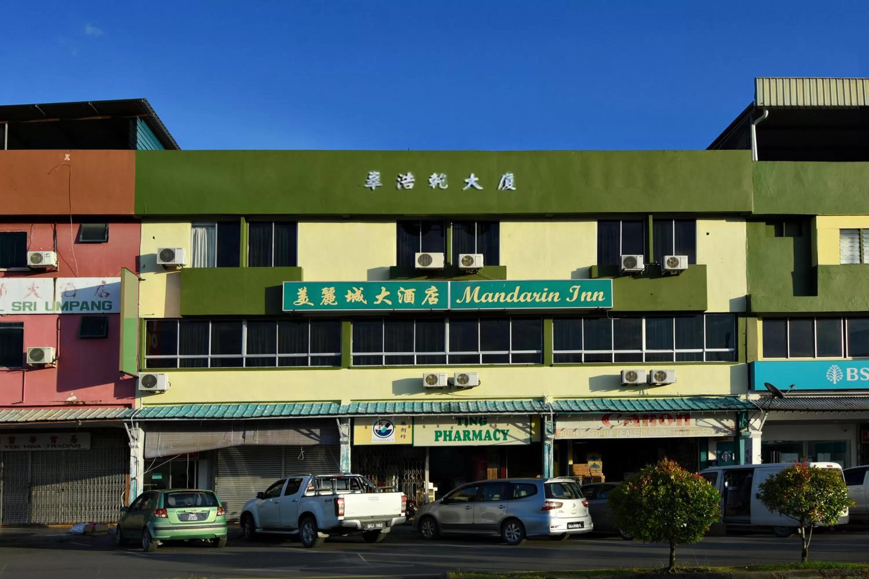 Property Building in Mandarin Inn by Glex