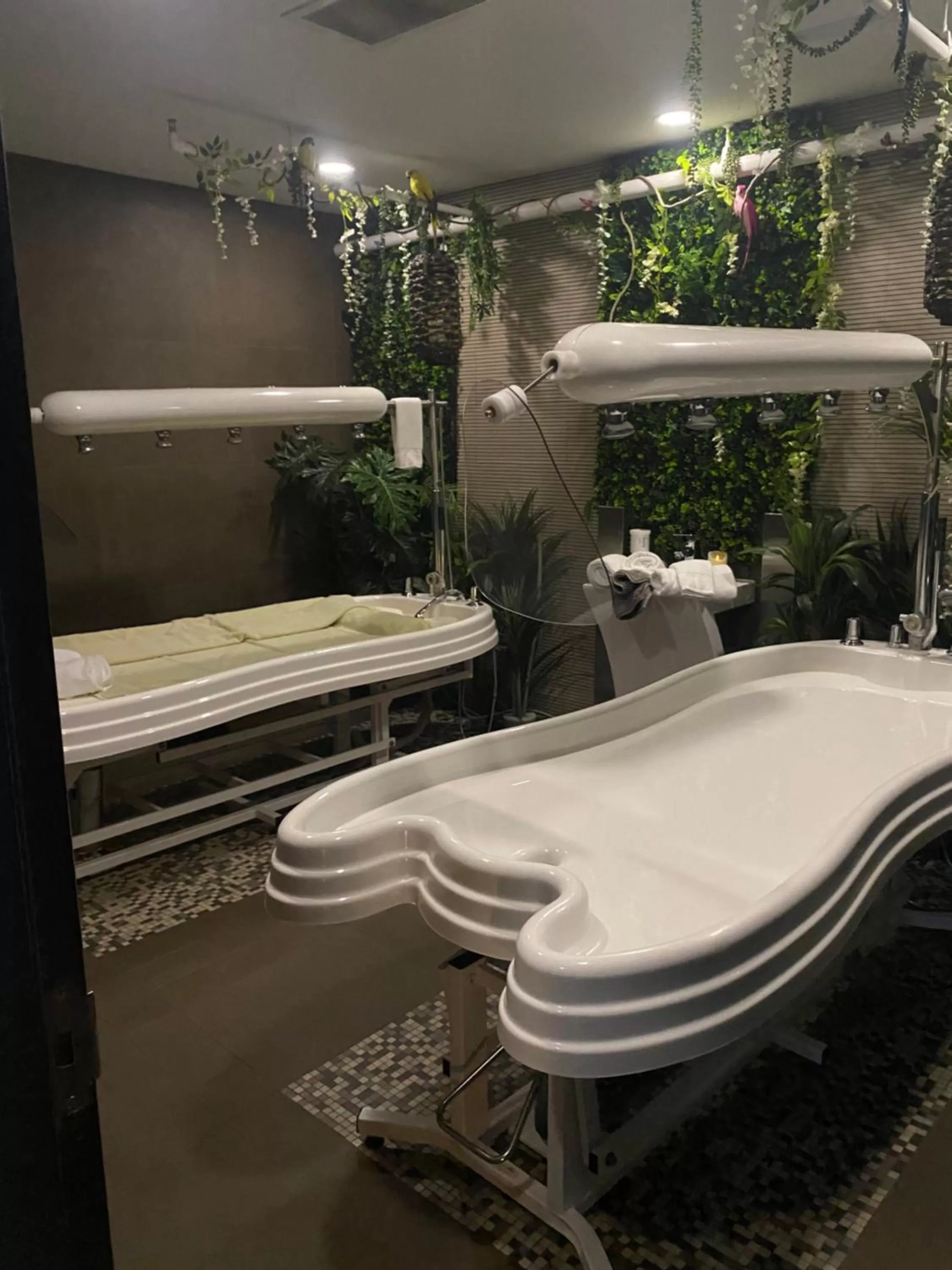 Property building, Bed in Hôtel Sept-Îles