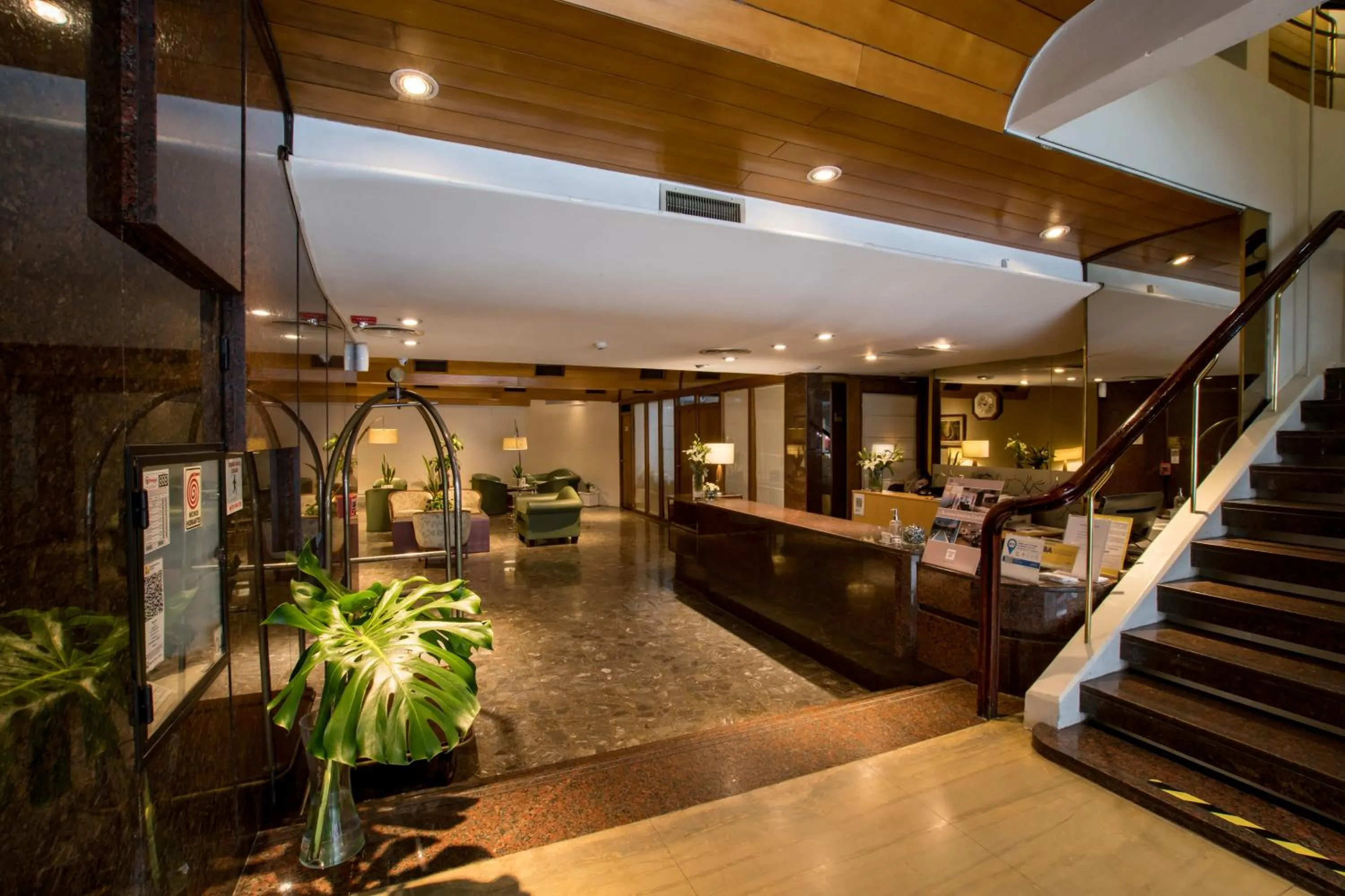 Hotel Solans Carlton