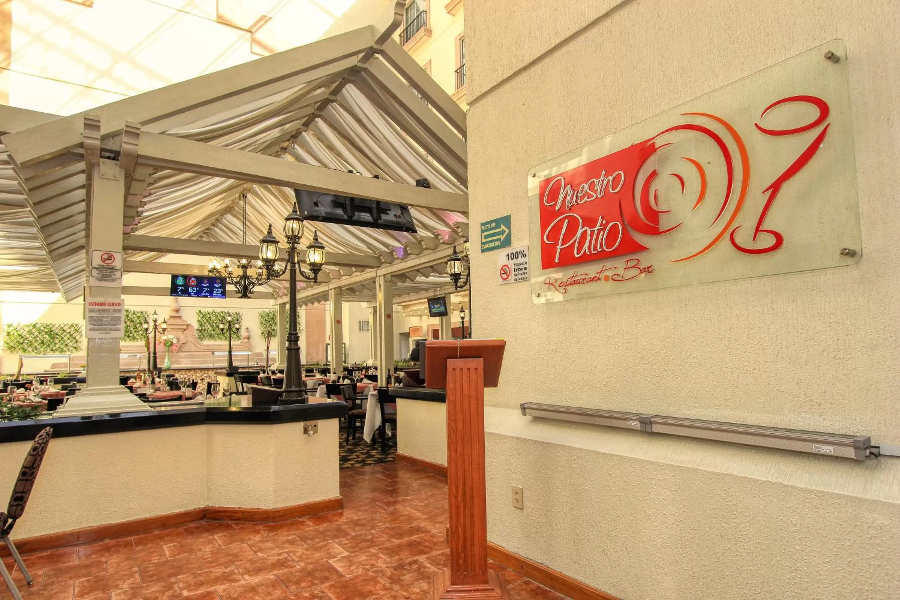 Restaurant/places to eat in Holiday Inn Leon by IHG