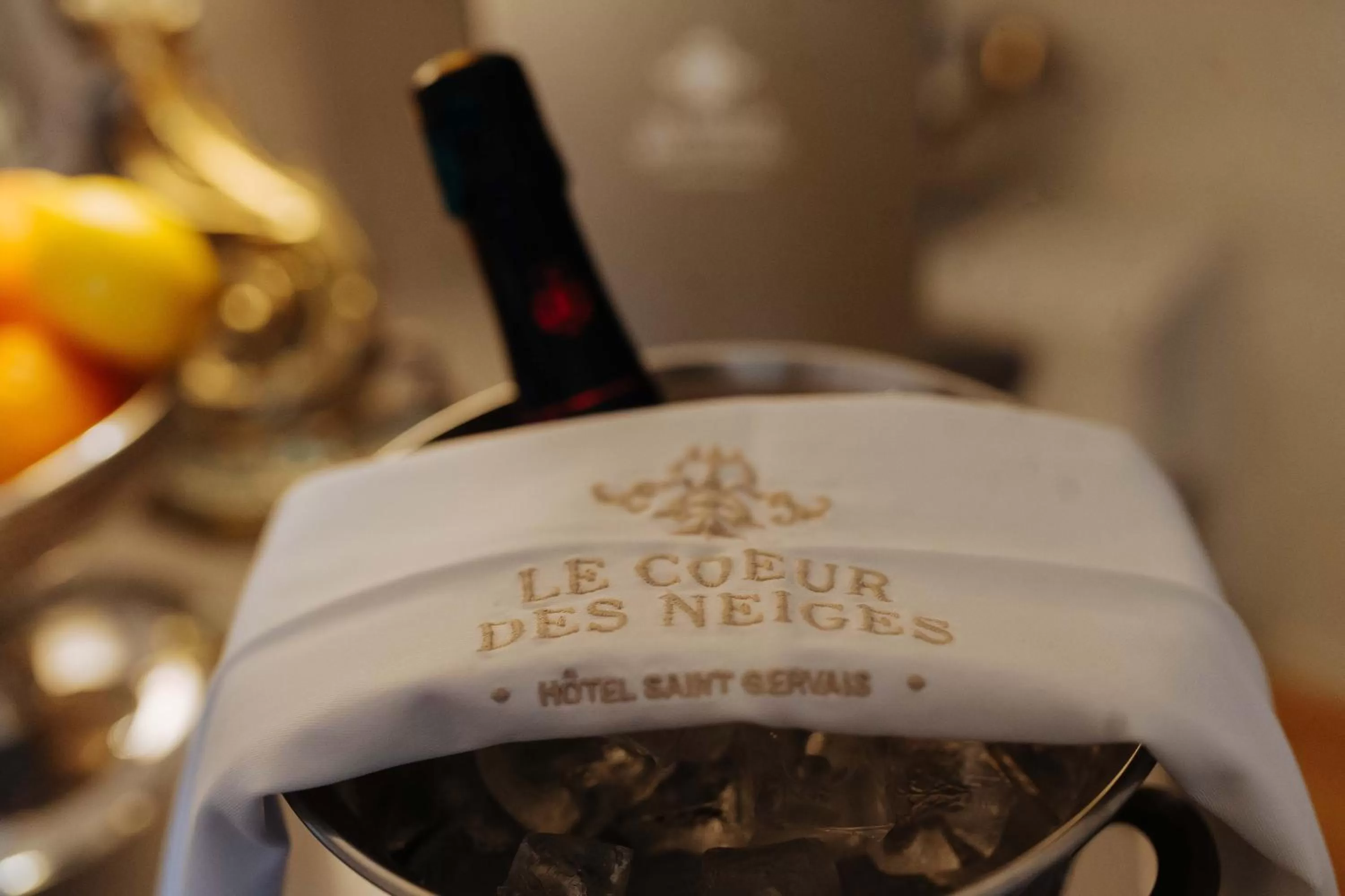 Lounge or bar in Coeur des Neiges