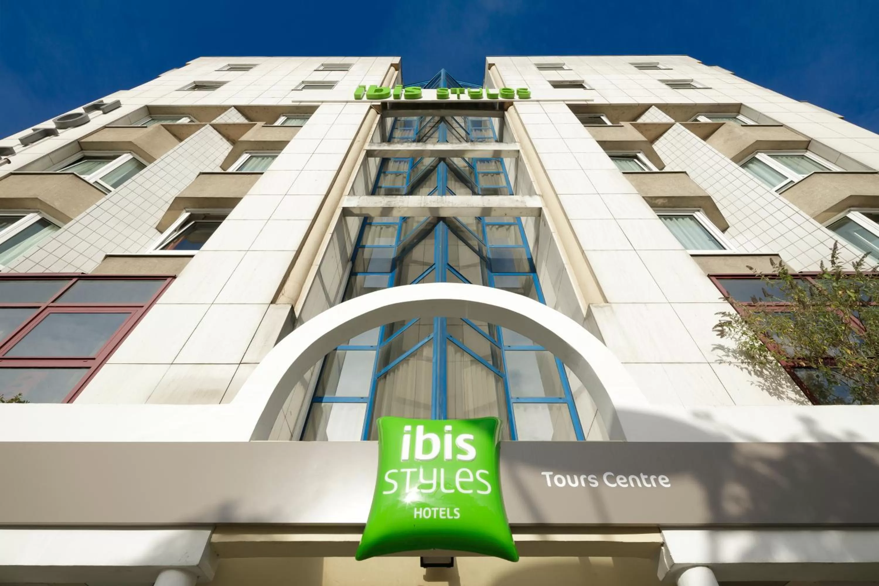 Facade/entrance in ibis Styles Tours Centre