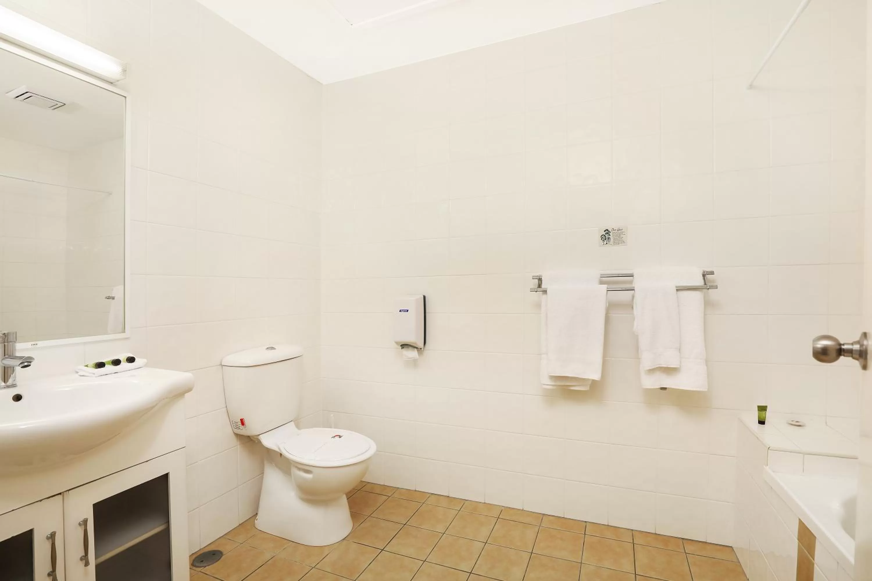 Toilet in Caboolture Riverlakes Boutique Motel