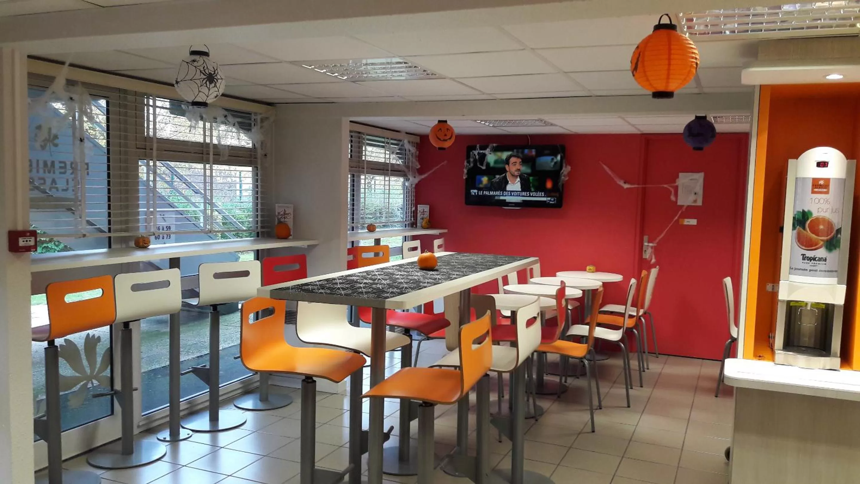 Restaurant/places to eat in Premiere Classe Lille - Villeneuve d’Ascq - Stade Pierre Mauroy