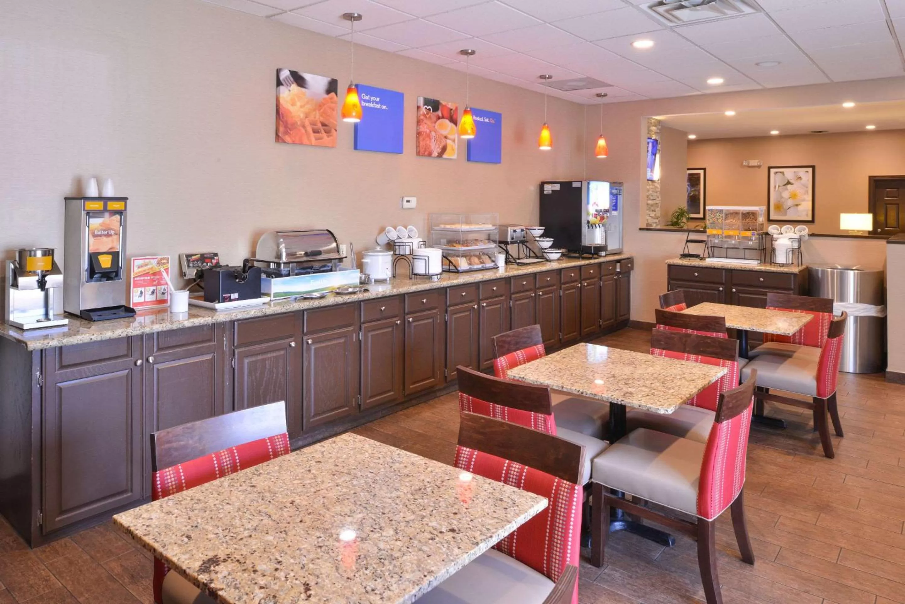Restaurant/places to eat in Comfort Inn & Suites Fayetteville-University Area