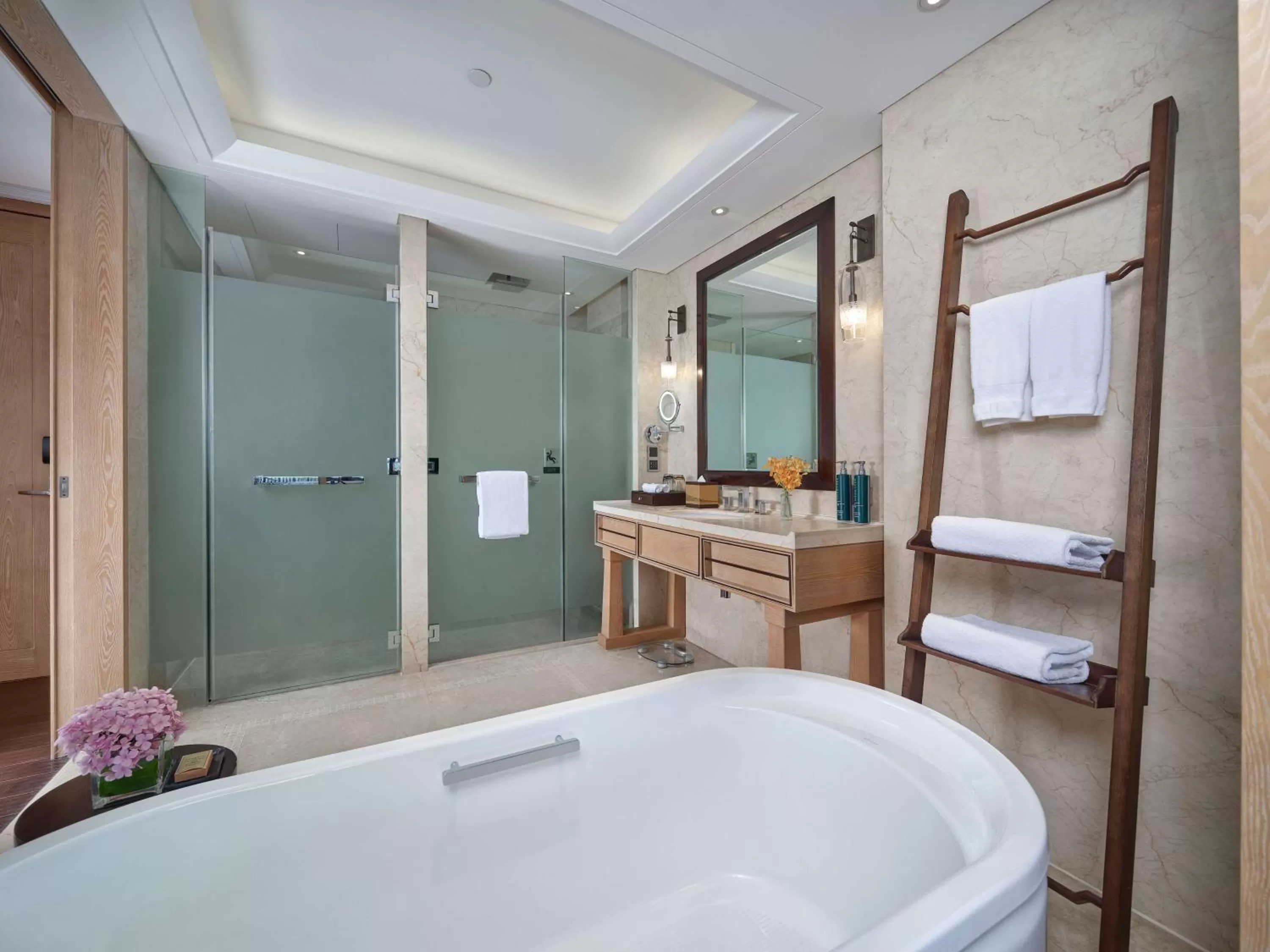 Bathroom in Hilton Dali Resort & Spa