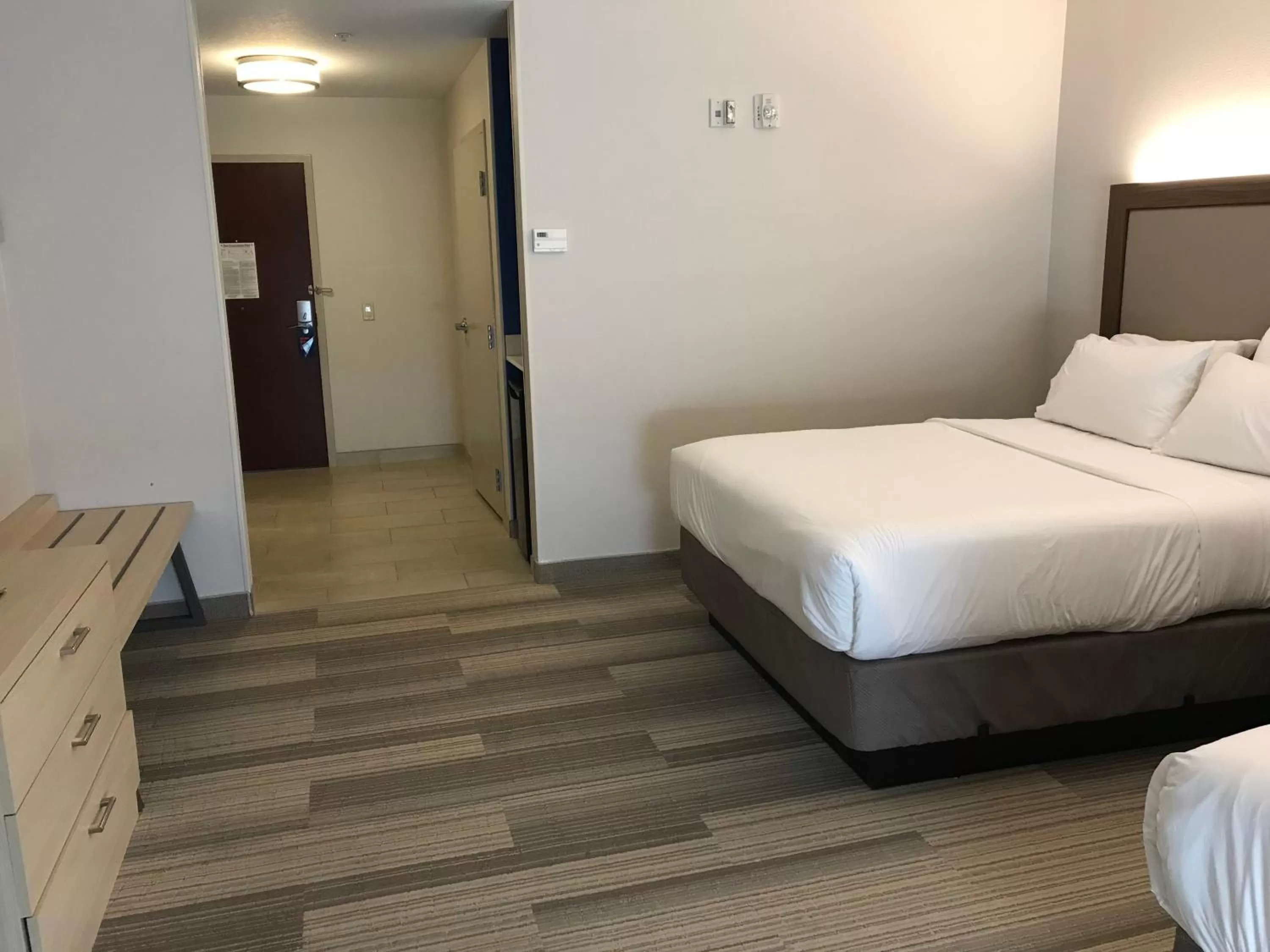 Photo of the whole room, Bed in Holiday Inn Express Orlando - South Davenport by IHG