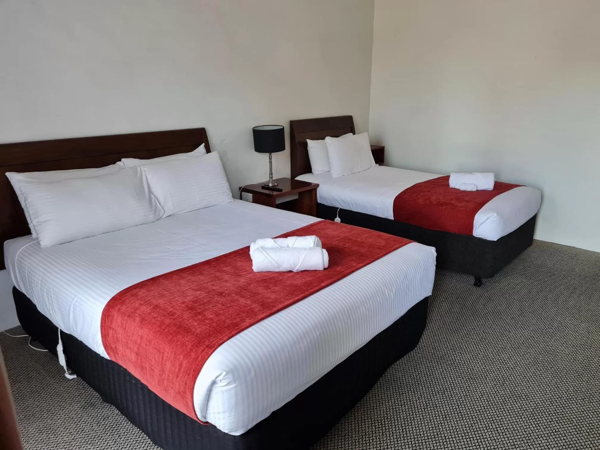 Queen & Single Twin Room in Seaton Arms Motor Inn