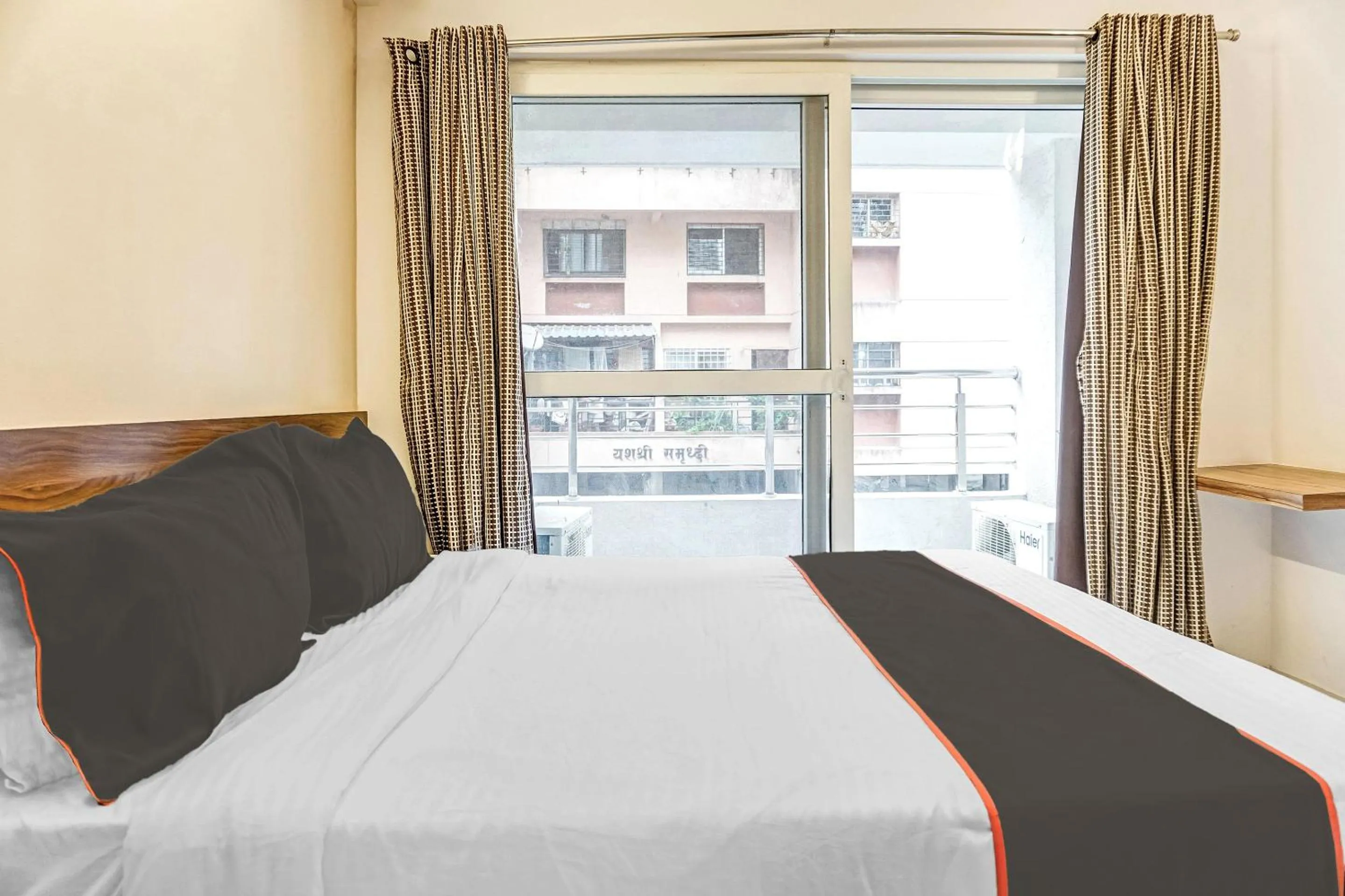 Bedroom, Bed in Habitat Service Apartments