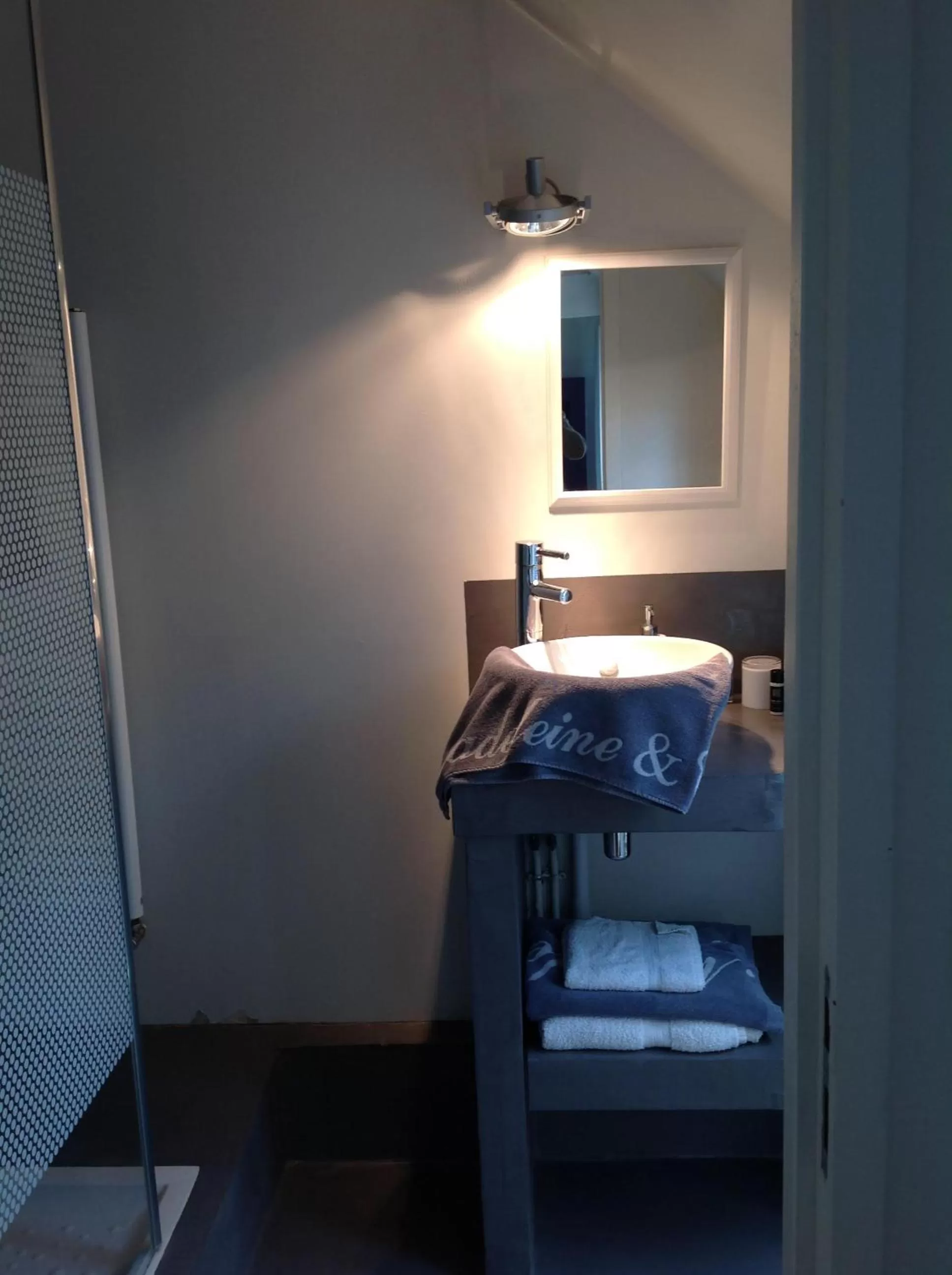 Shower, Bed in Madeleine et Cie