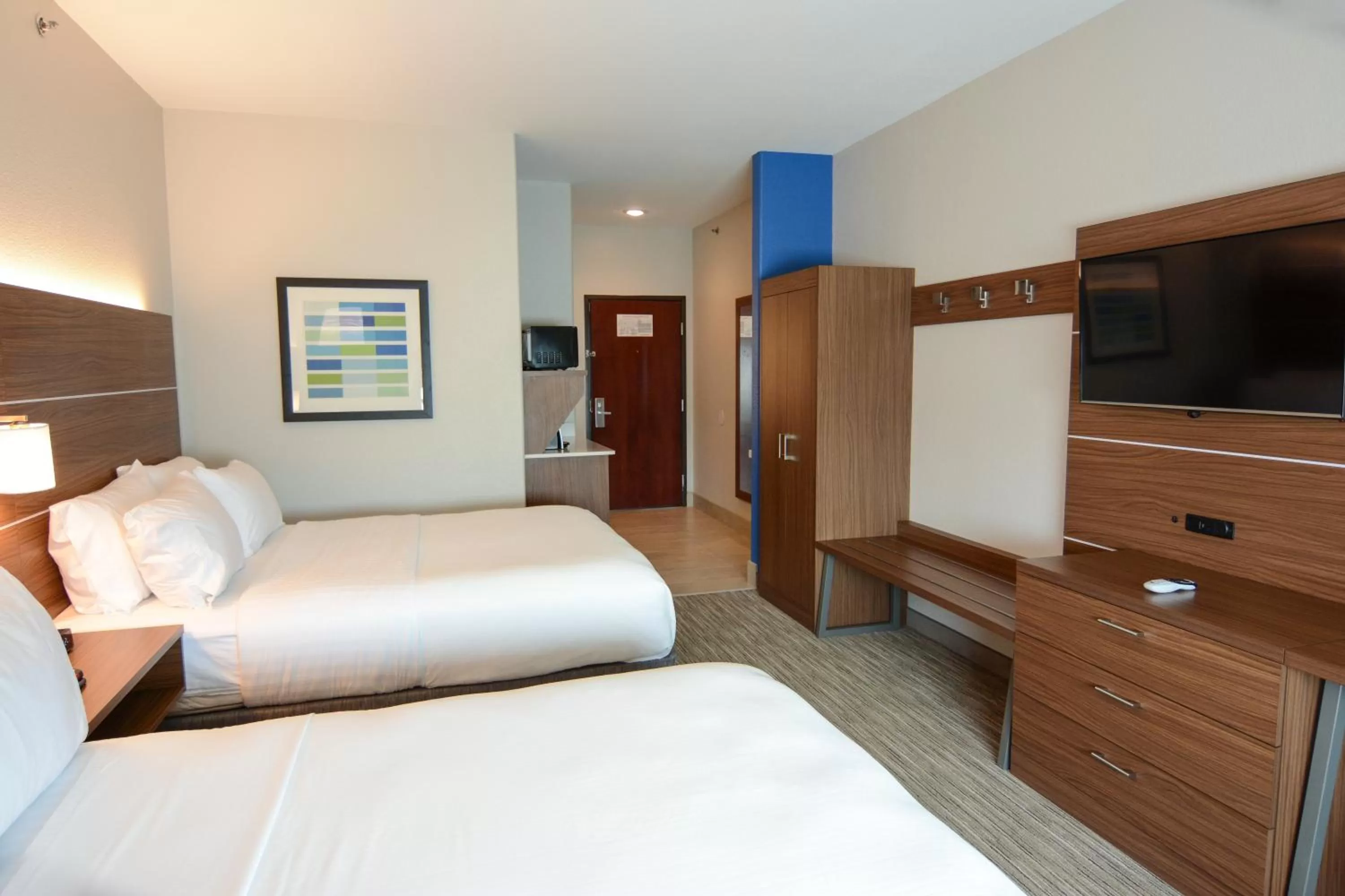 Photo of the whole room, Bed in Holiday Inn Express Hotel & Suites New Boston by IHG