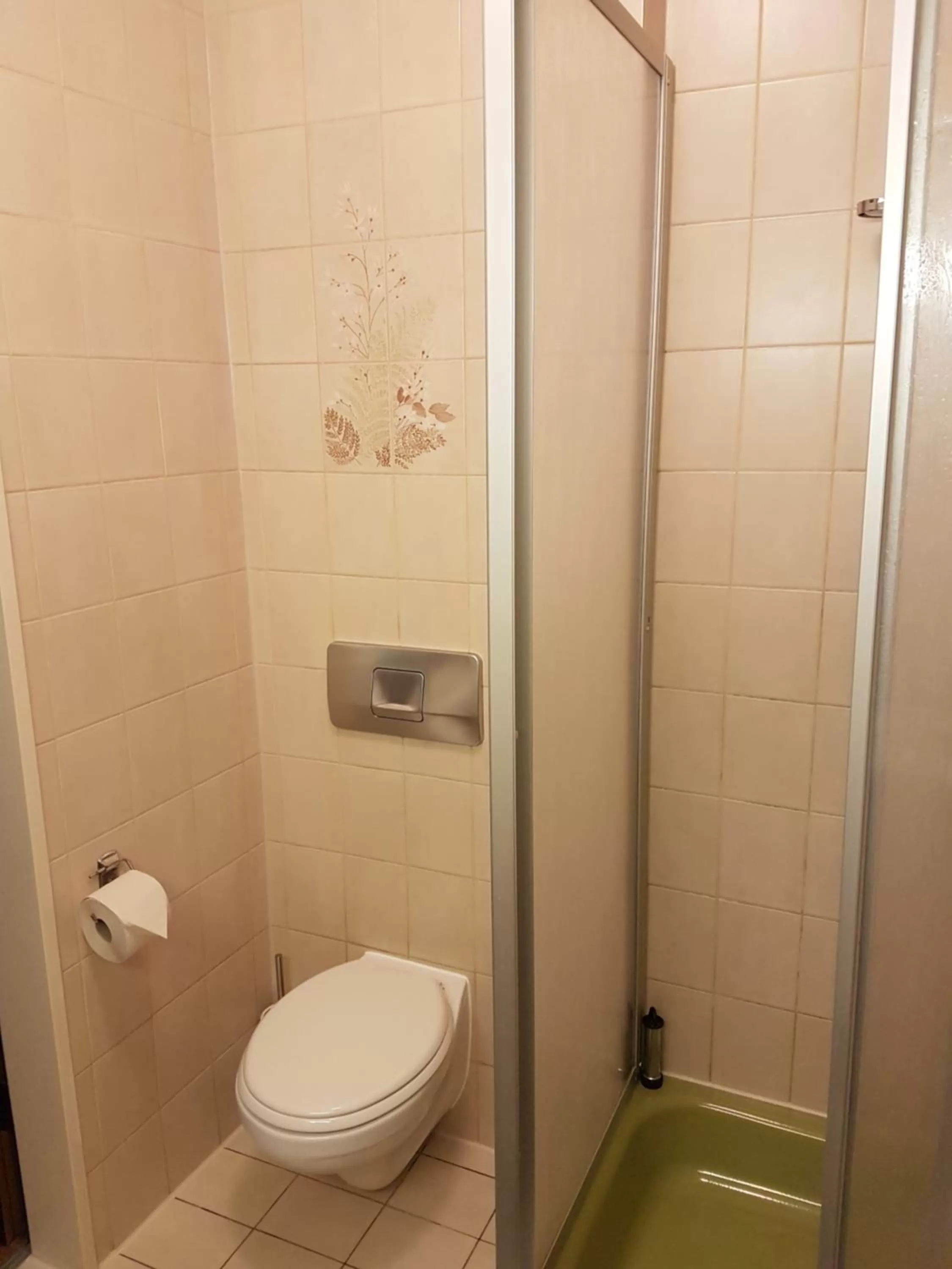 Bathroom in Hotel Ari