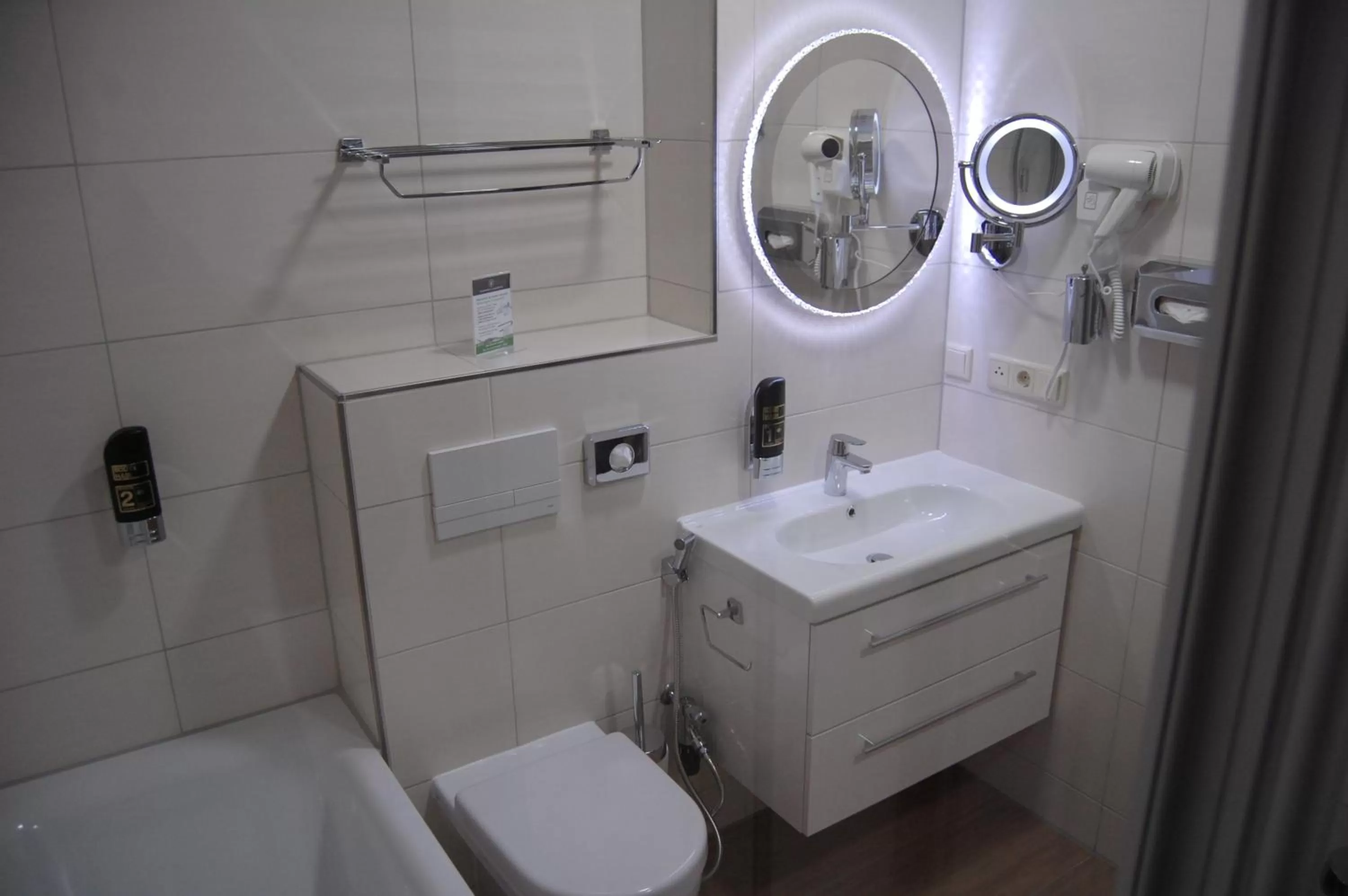 Bathroom in Naam Hotel & Apartments Frankfurt City-Messe Airport