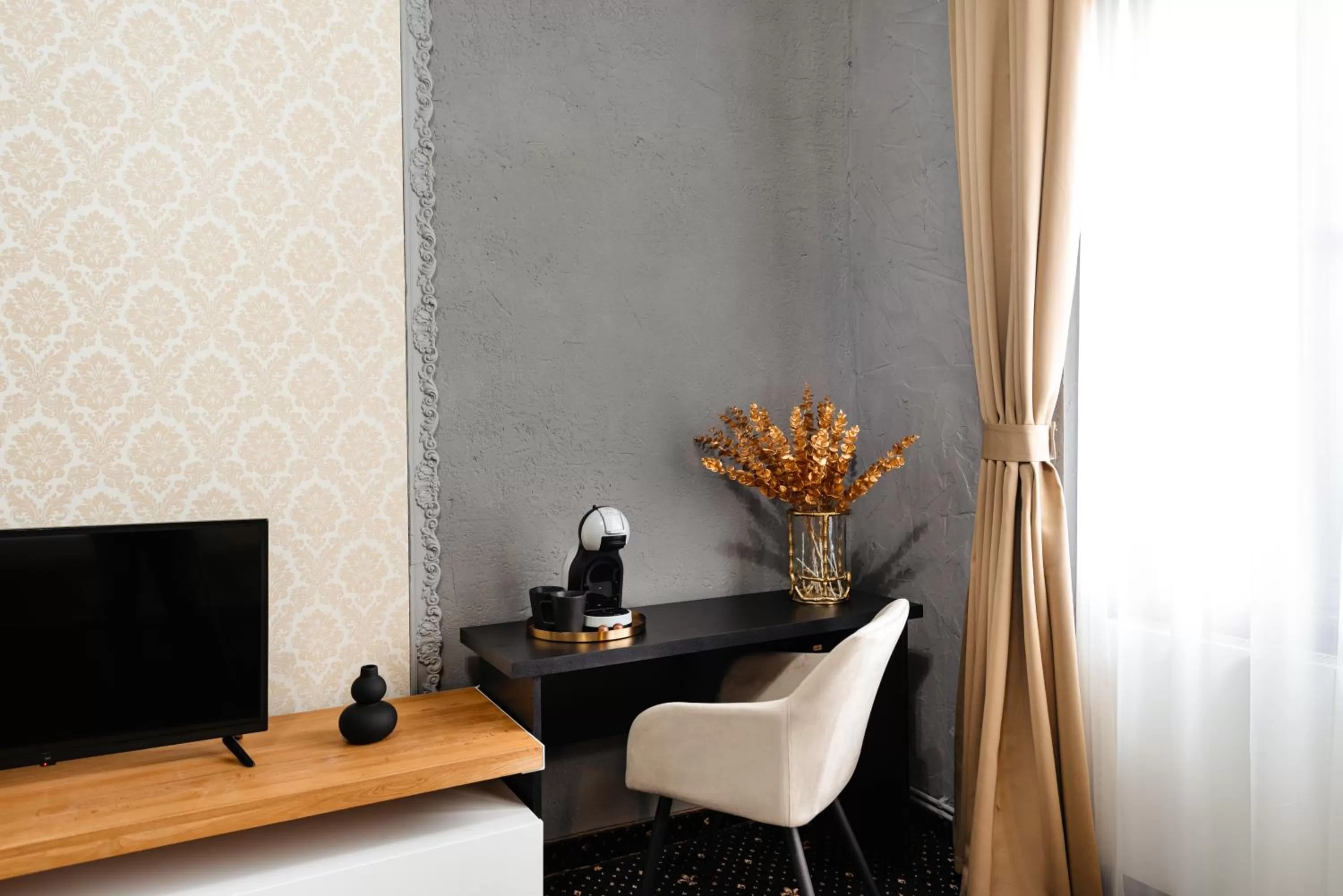 TV and multimedia in Palace Bulevard Inn