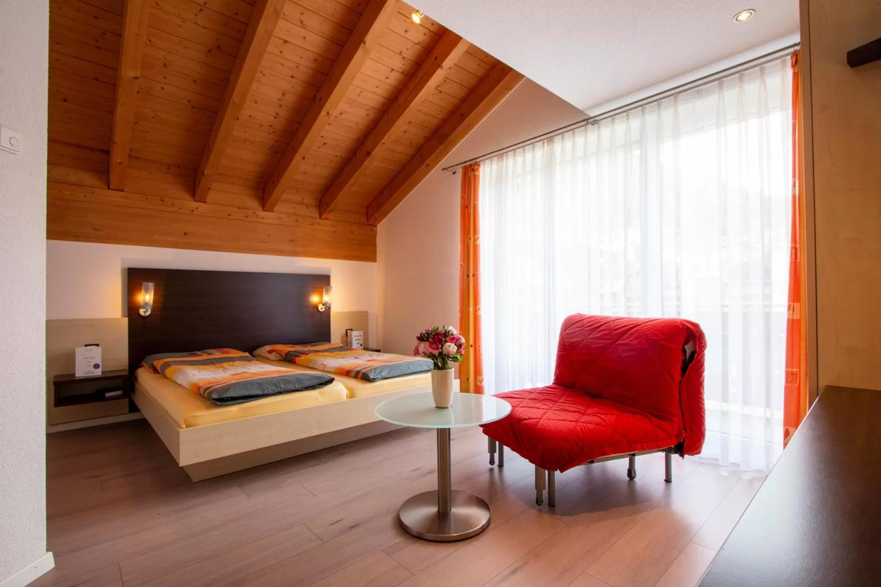 Photo of the whole room, Bed in Feehof