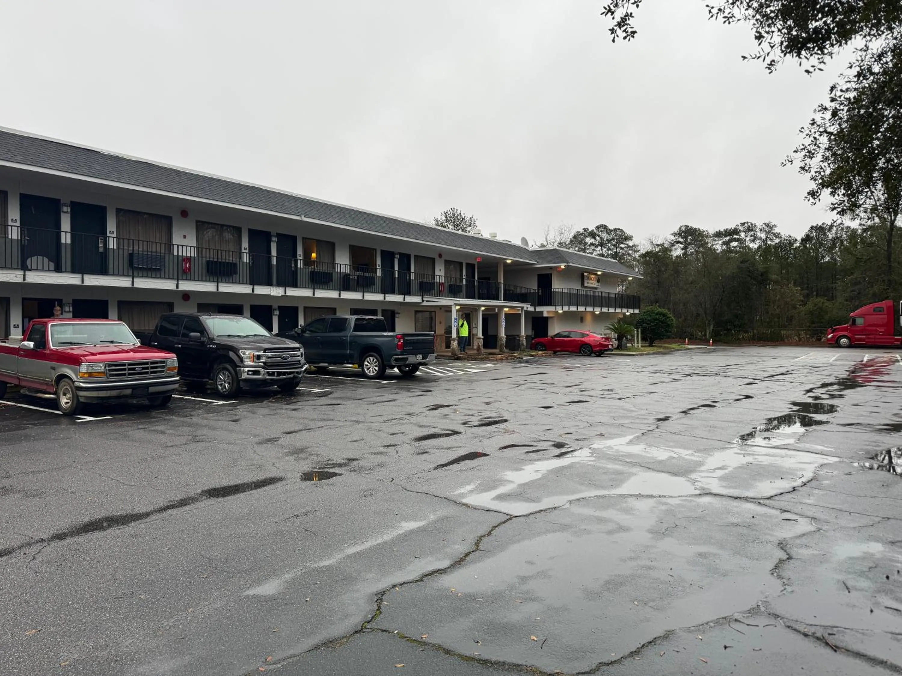 Property Building in Capital O Hotel Richmond Hill/Savannah area I-95