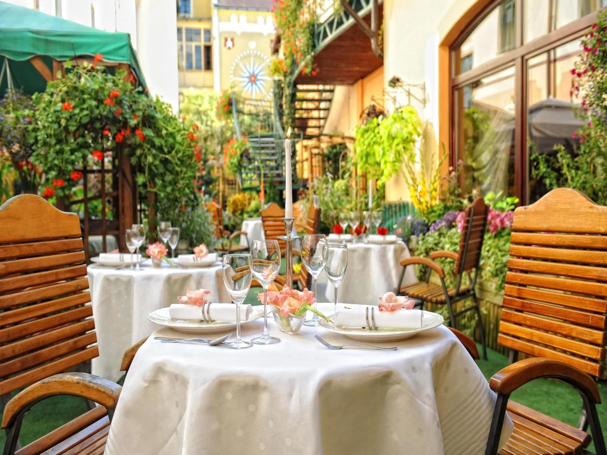 Restaurant/places to eat in Hotel Europejski