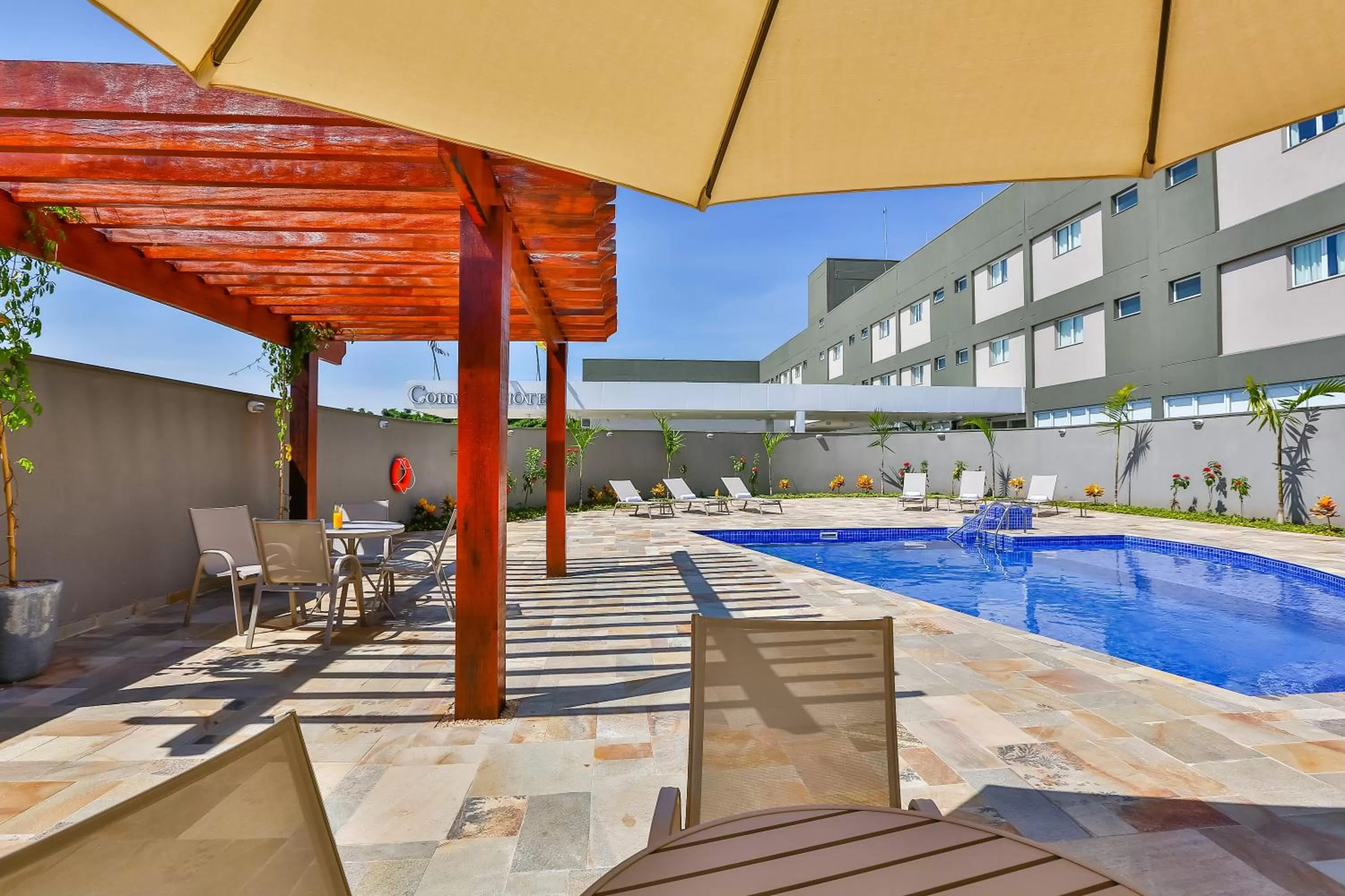 Property building in Comfort Mogi Guaçu