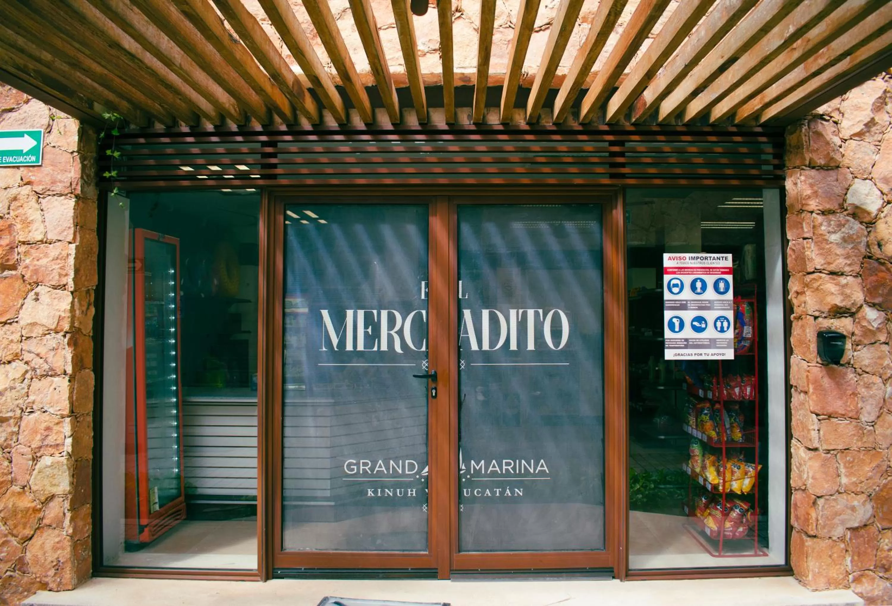 Facade/entrance in Villas Grand Marina Kinuh