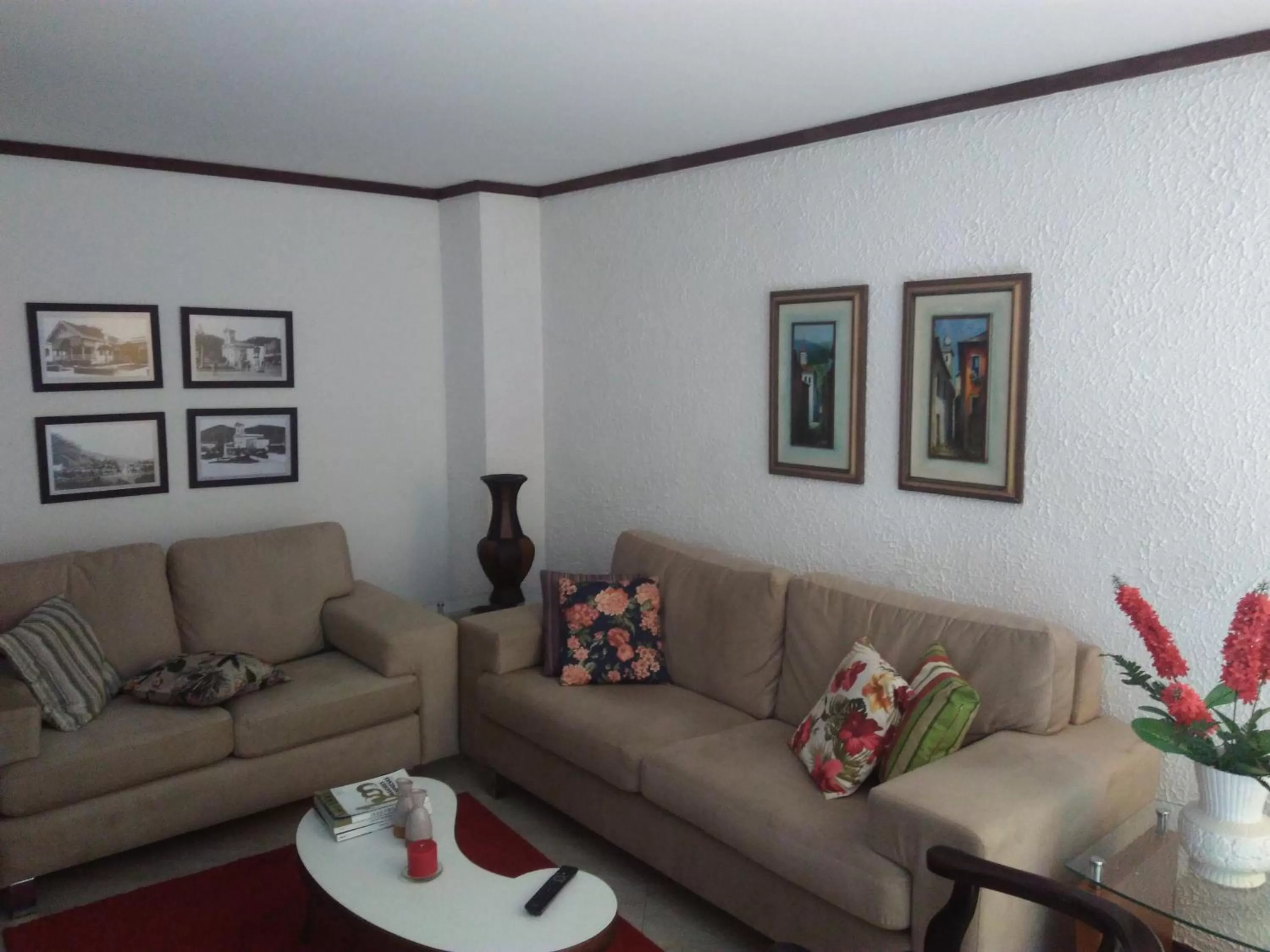 Communal lounge/ TV room in Hotel Mount Everest