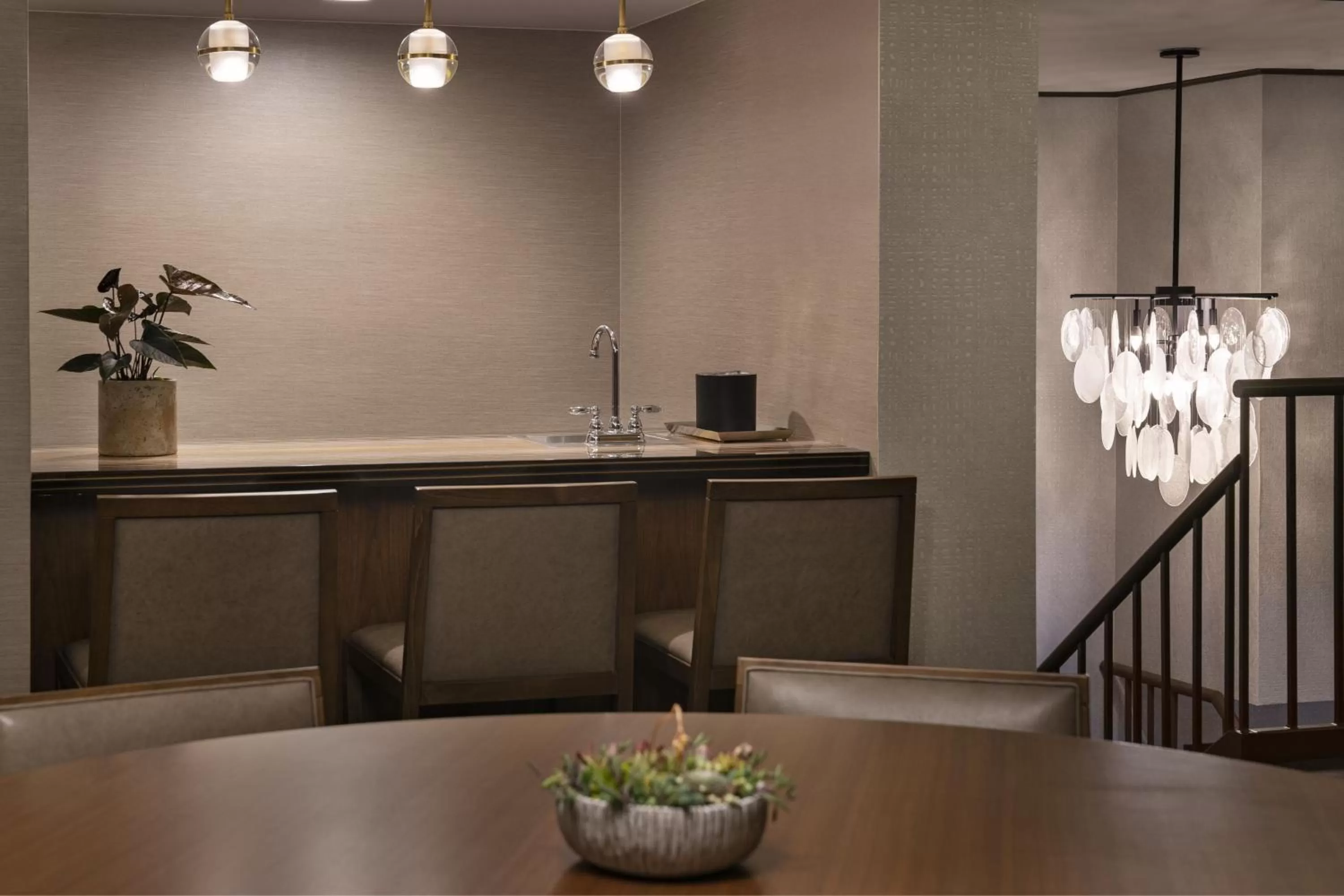 Lounge or bar in Monterey Marriott