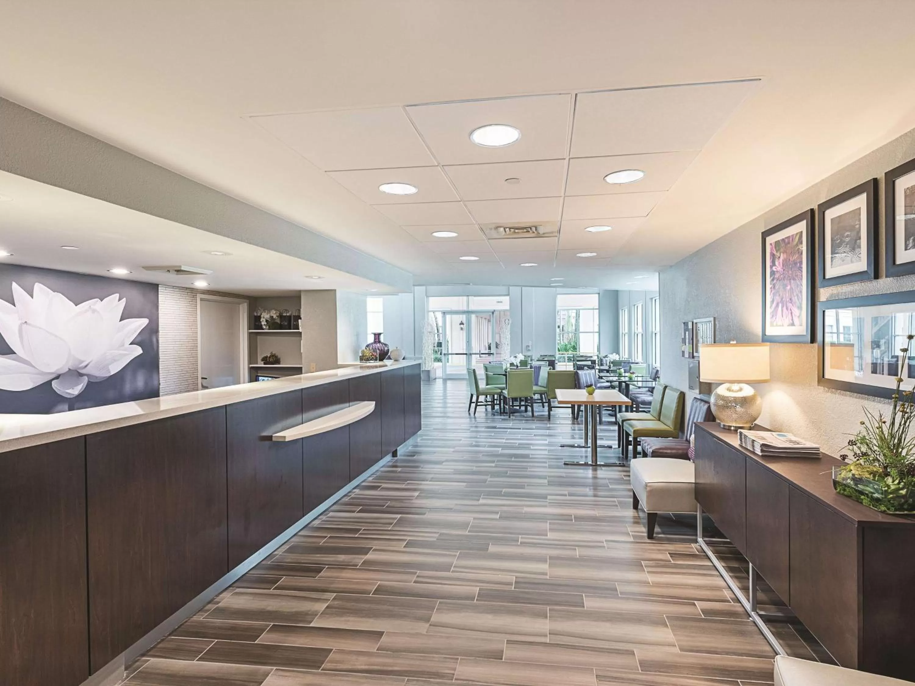 Lobby or reception in La Quinta by Wyndham Plantation at SW 6th St