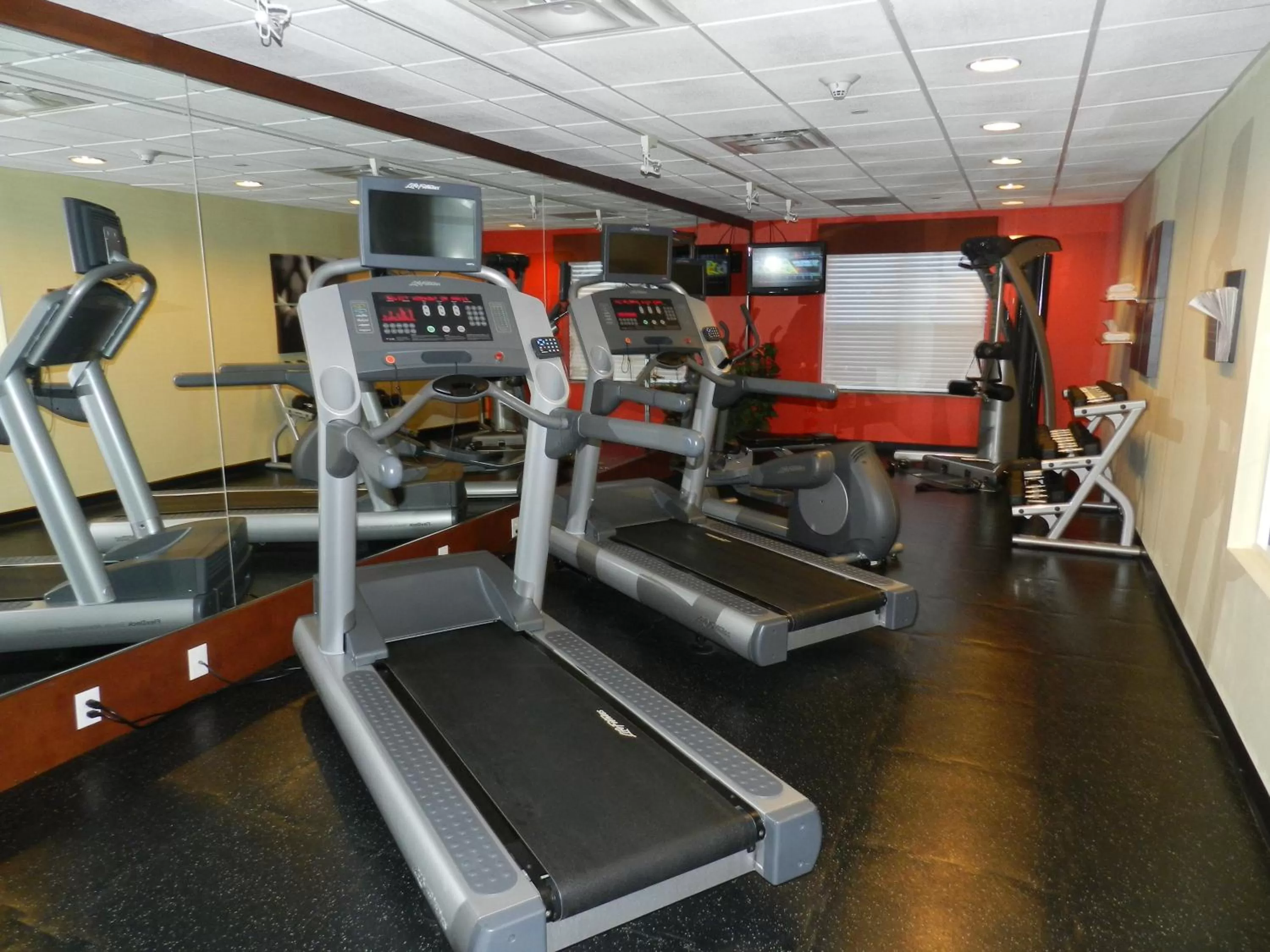 Fitness centre/facilities in Country Inn & Suites by Radisson, Braselton, GA