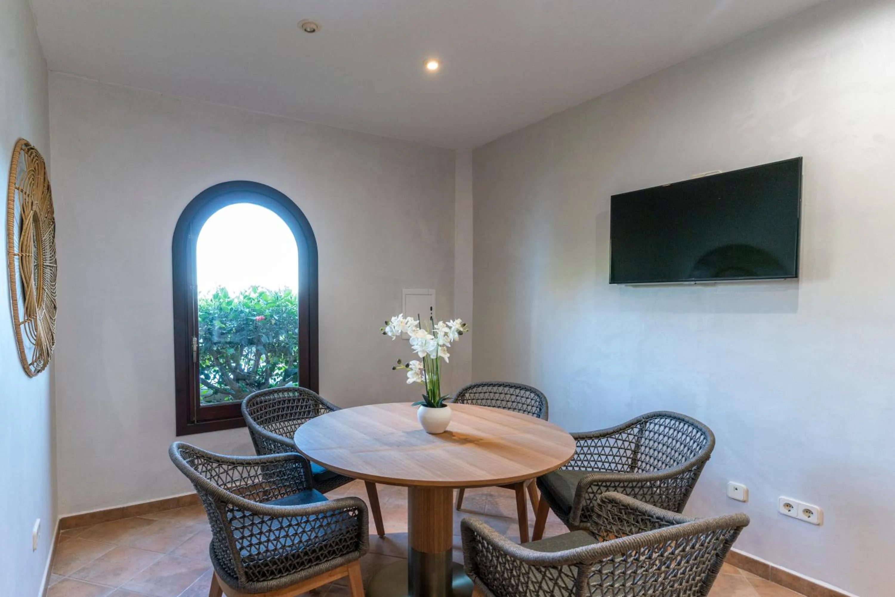 Property building, Dining Area in Aparthotel HG Cala Llonga