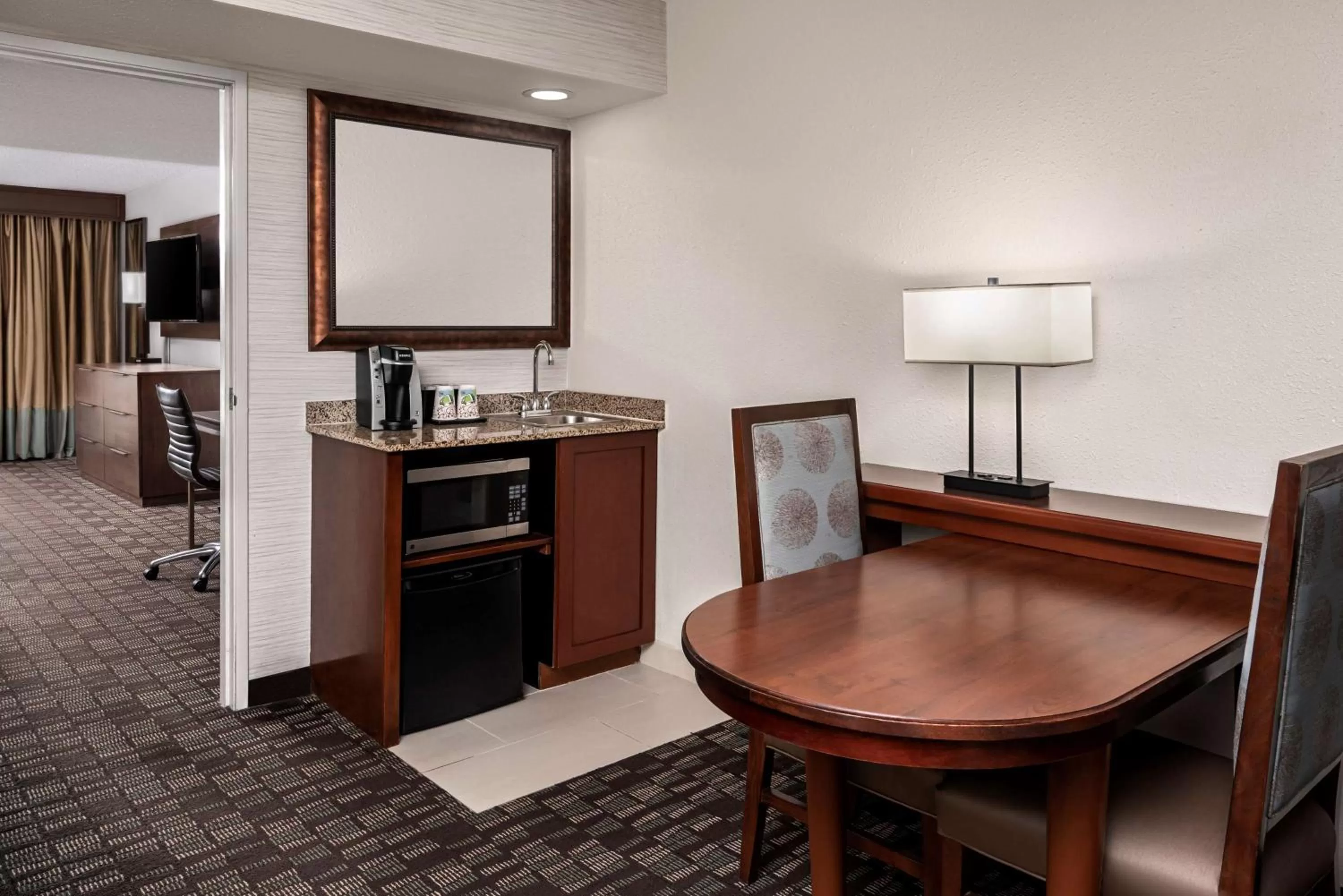 Bedroom in Embassy Suites by Hilton Nashville Airport