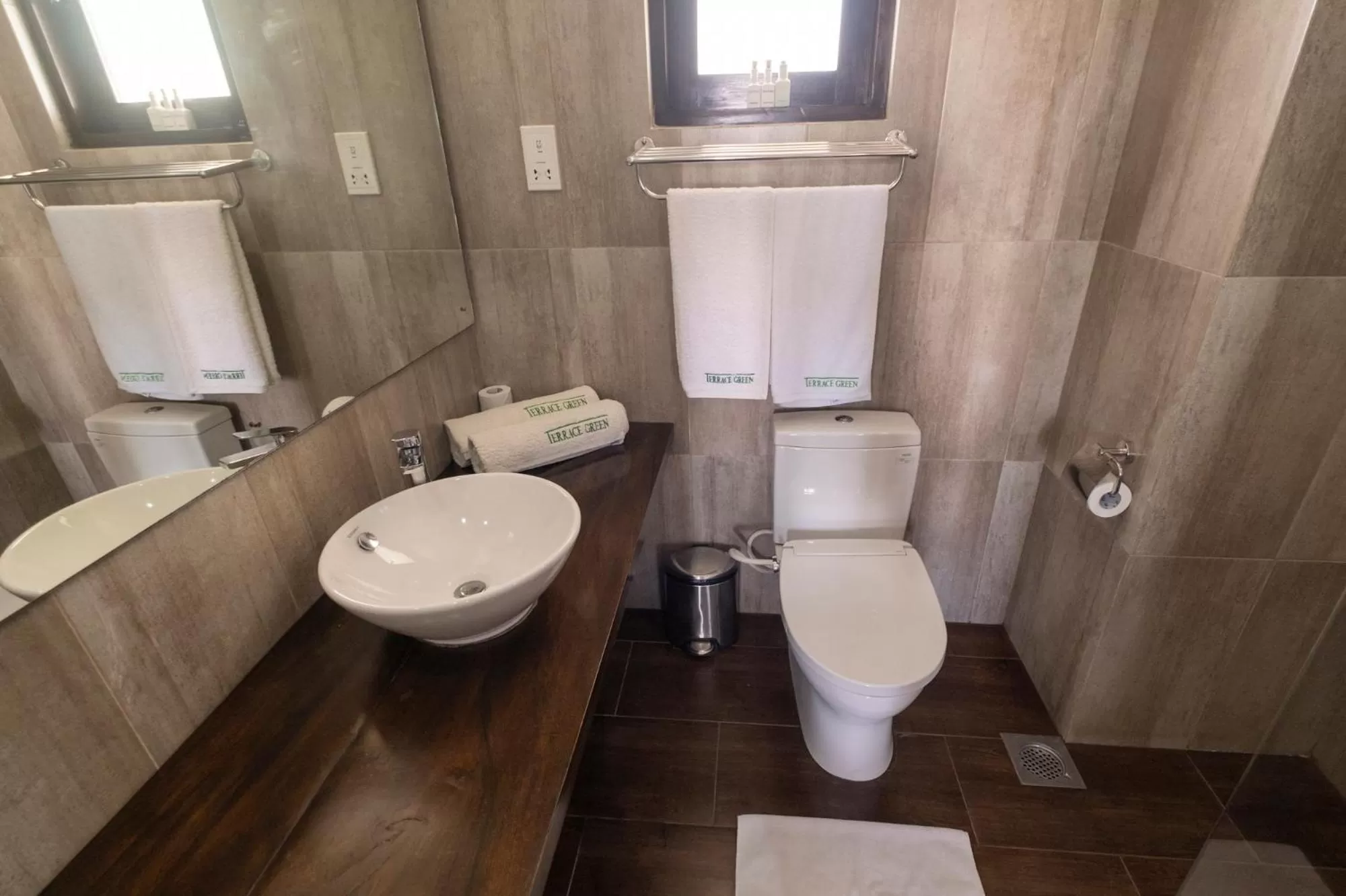 Shower in Terrace Green Hotel and Spa - Free Airport Shuttle Service