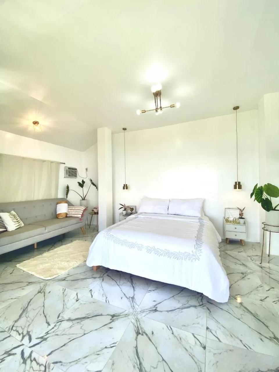 Bed in Bintana sa Paraiso Binunsaran