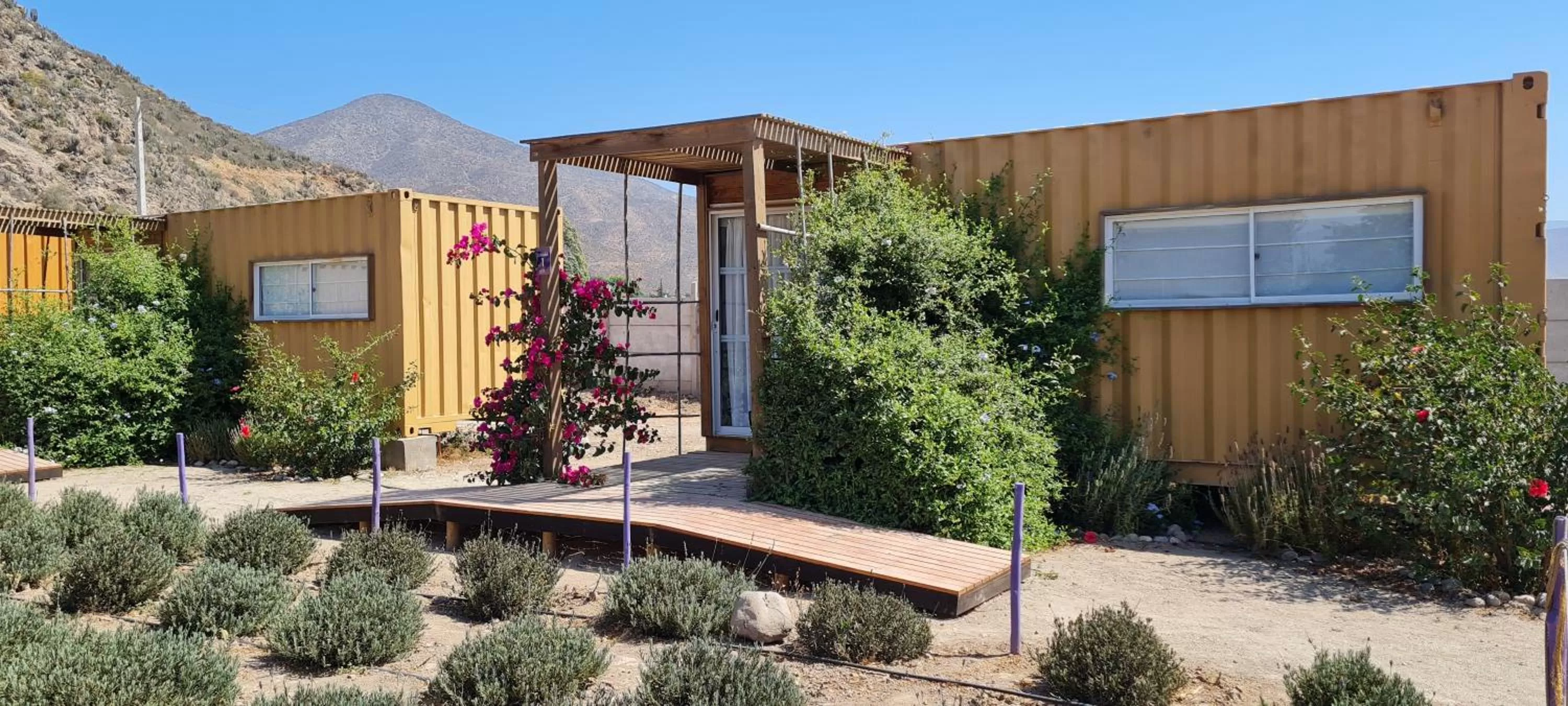 Garden view in Lavanda del Valle