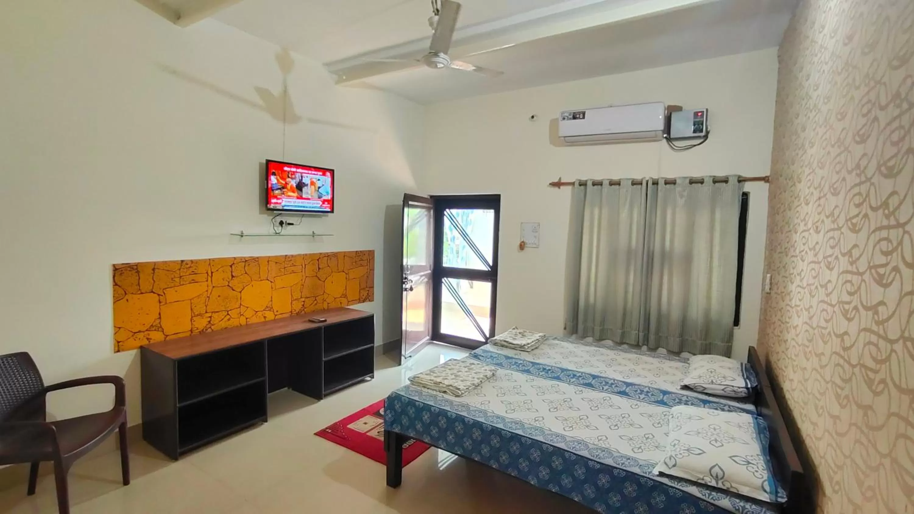 Bed in Iora Guest House