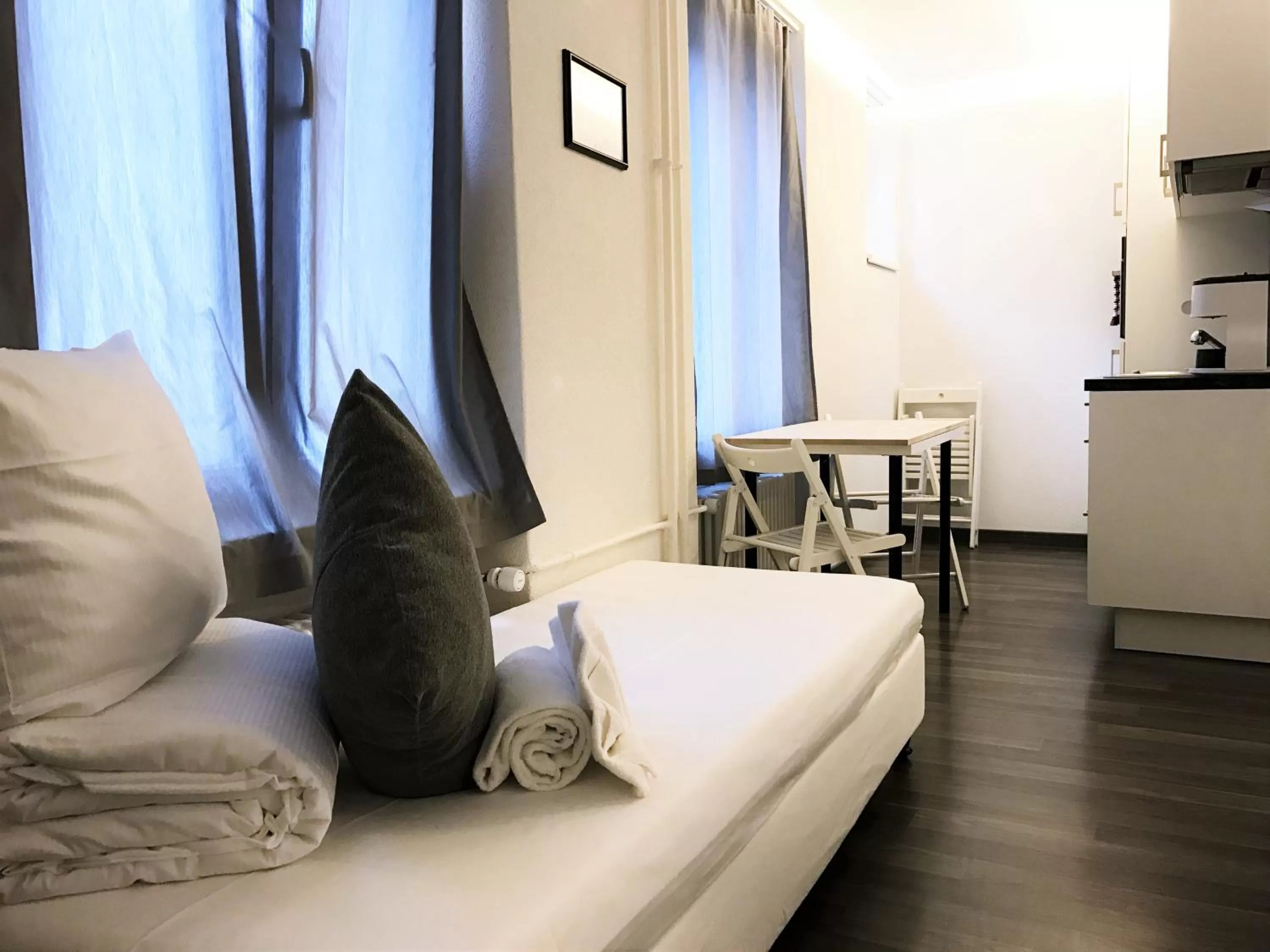 Photo of the whole room, Bed in INSIDE Five