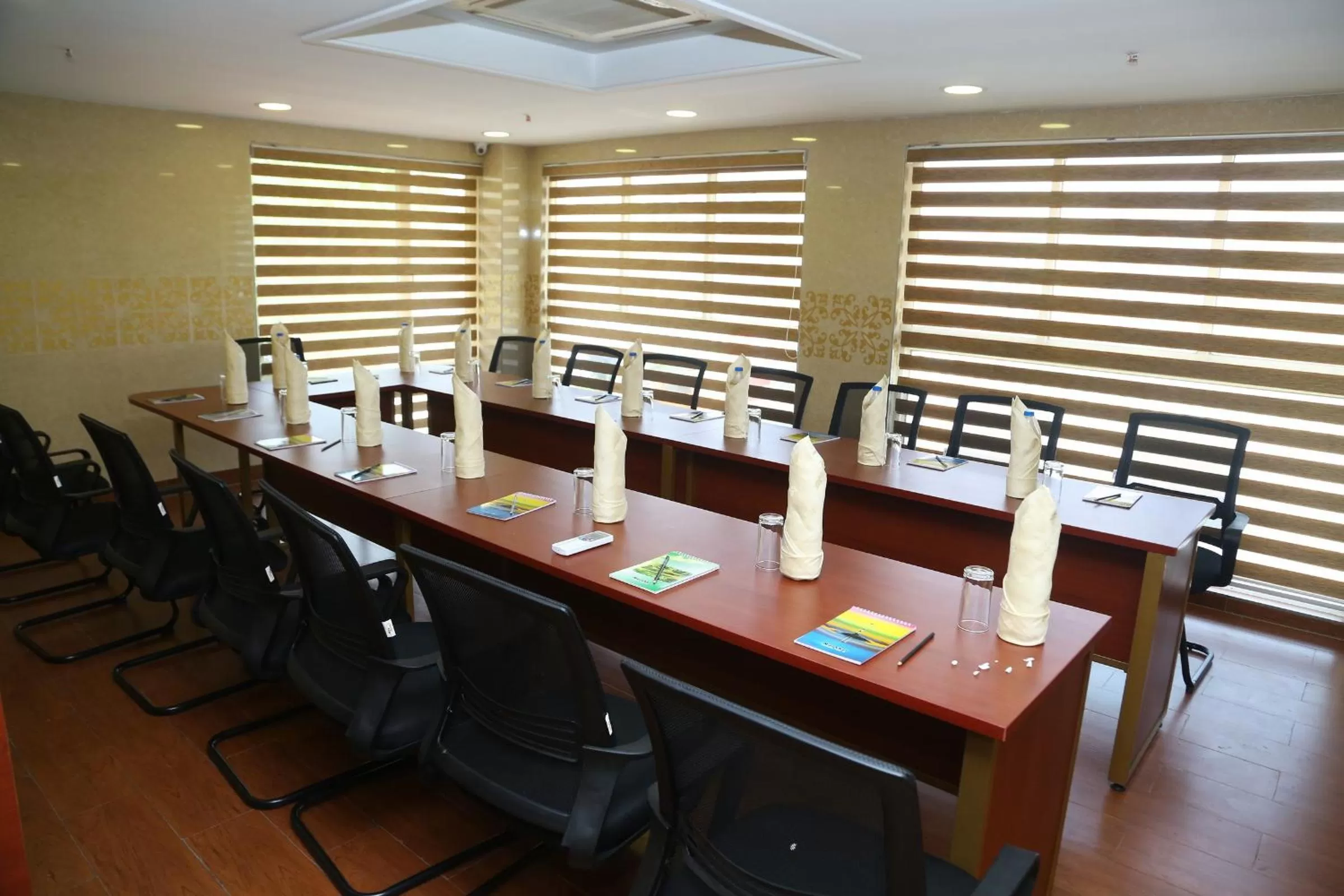 Meeting/conference room in Raaj Bhaavan Clarks Inn Chennai