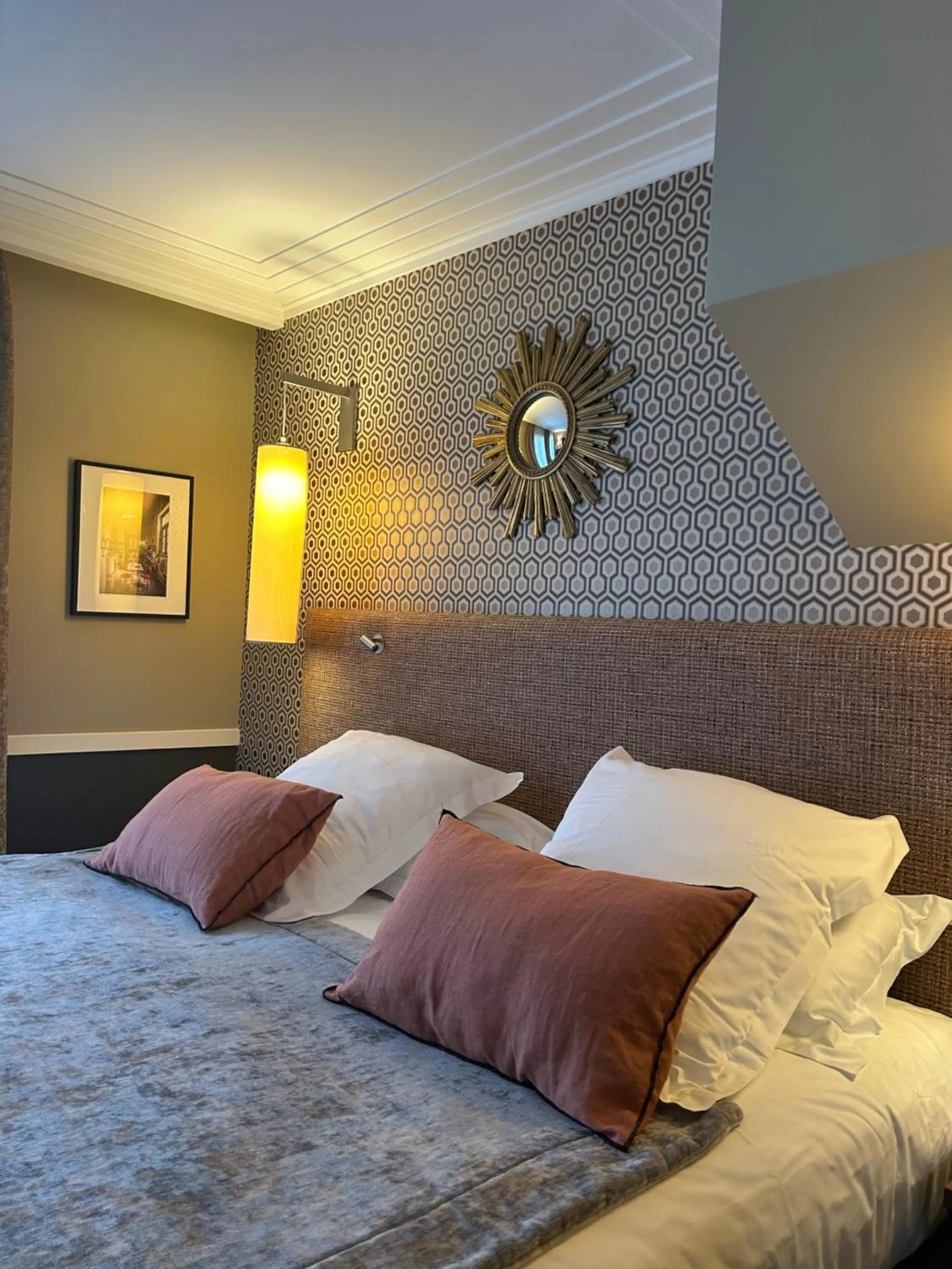 Property building, Bed in Hôtel jardin Le Pasteur