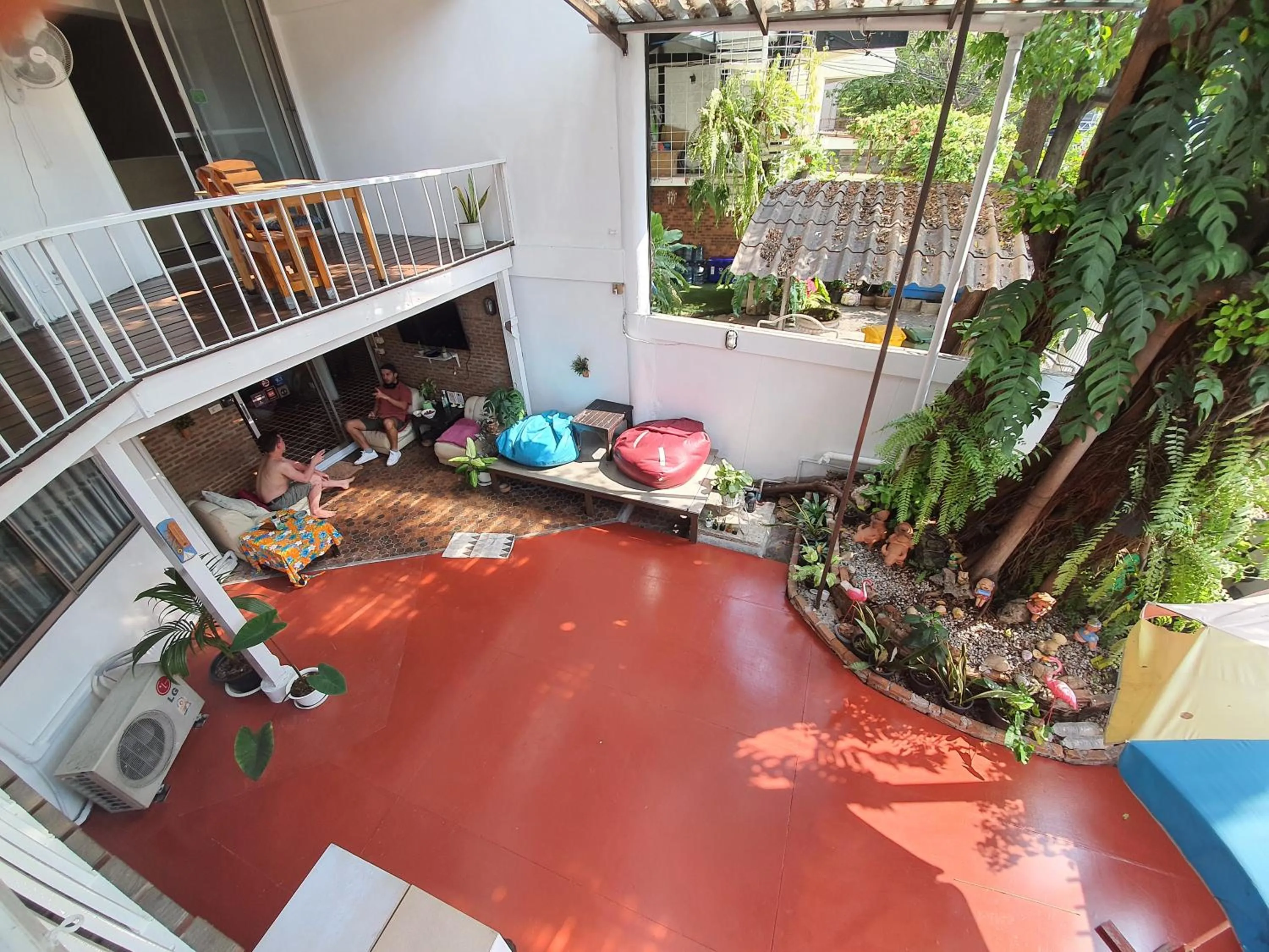 Home 16  (Hostel 16)