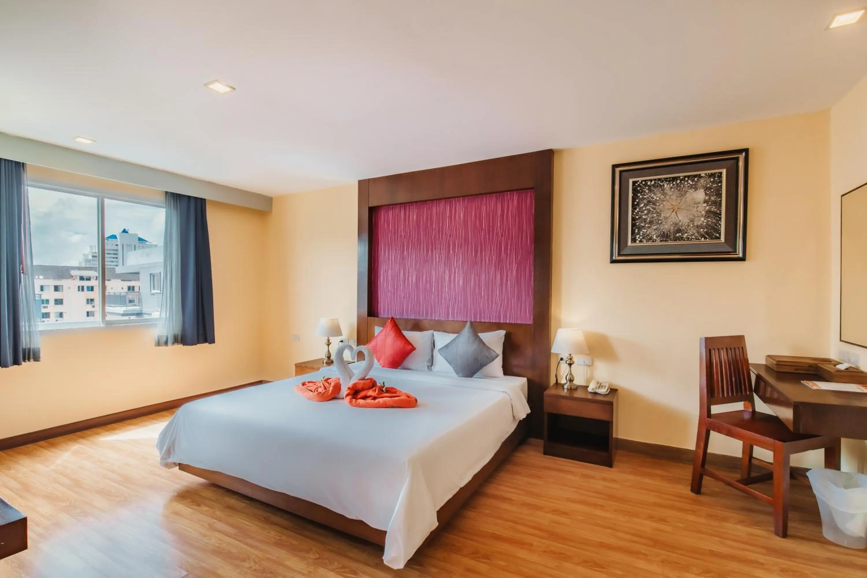 Bed in Elite Suites Patong